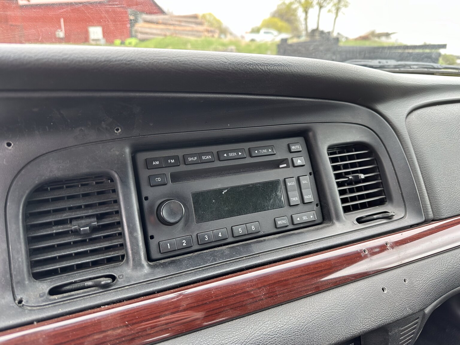 Innenraumfoto von 2011 Ford Crown Victoria New York Cab (13)
