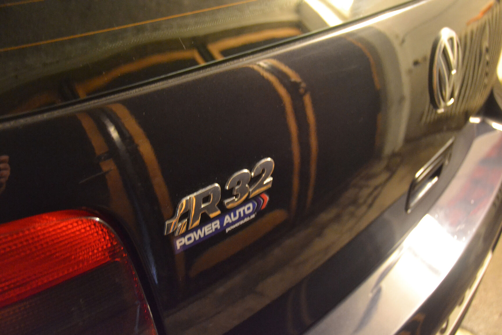 Exteriörbild på 2003 Volkswagen Golf R32 MK4 (15)