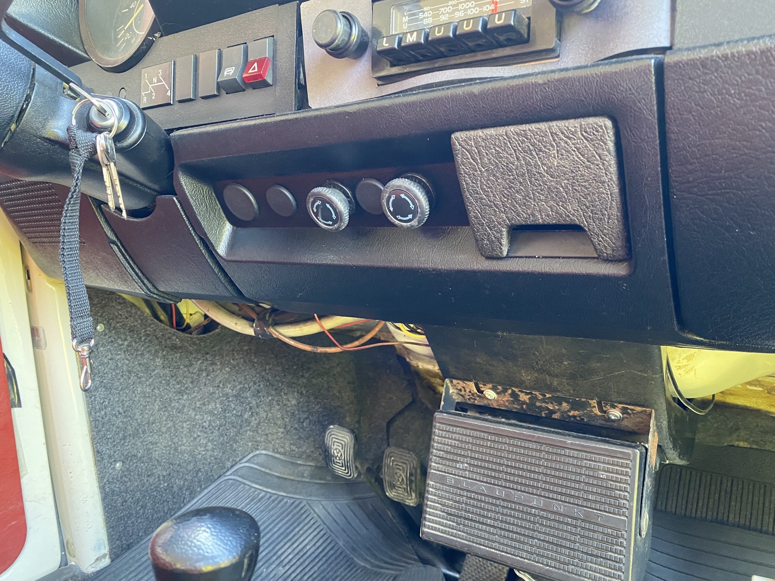 Interiörbild 1974 Volkswagen Beetle 1303 S (41)