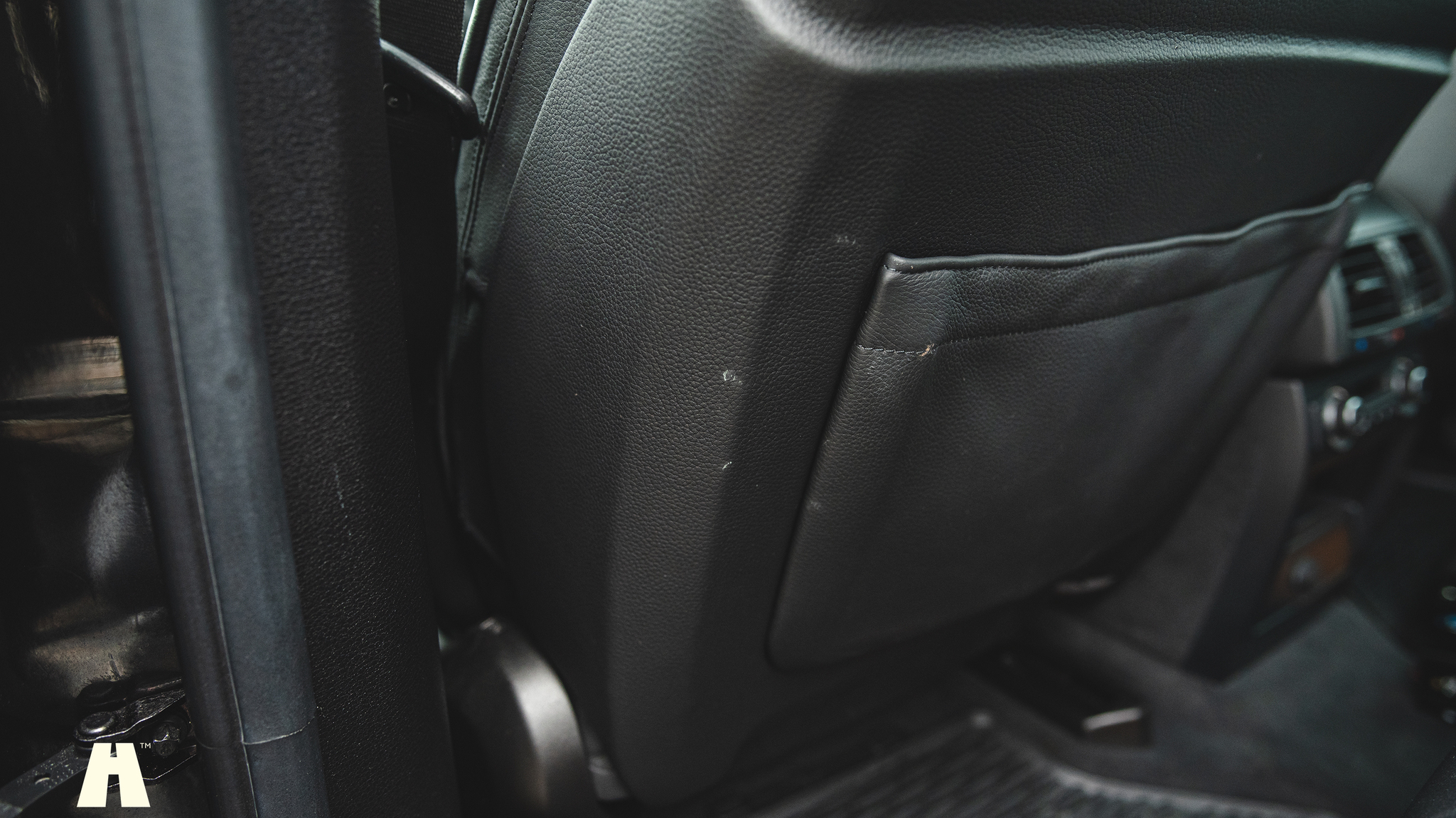 Innenraumfoto von 2010 BMW X6 M Ferrita 555HK (47)