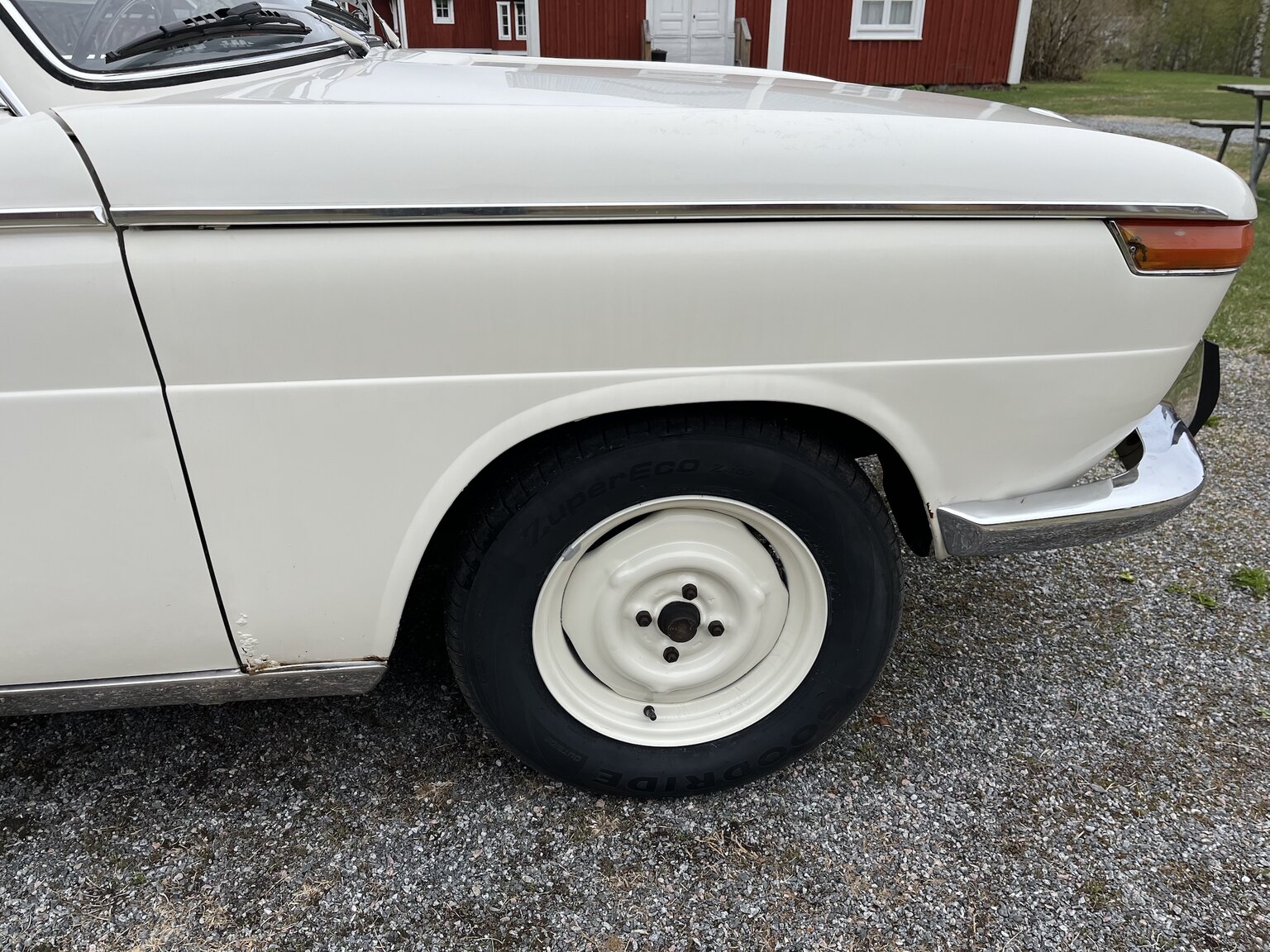 Exterior image of 1965 BMW 1800