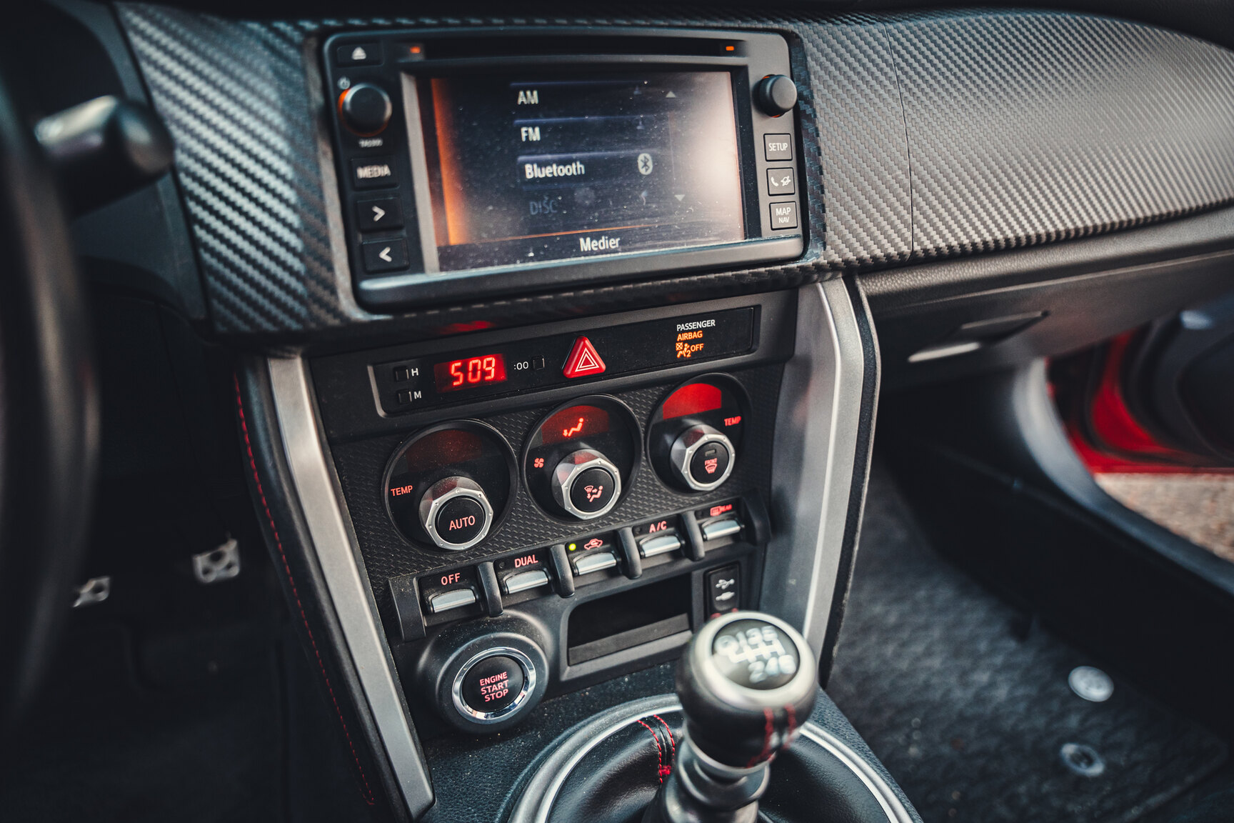 Innenraumfoto von 2015 Toyota GT86 TRD-edition - Ett sista race