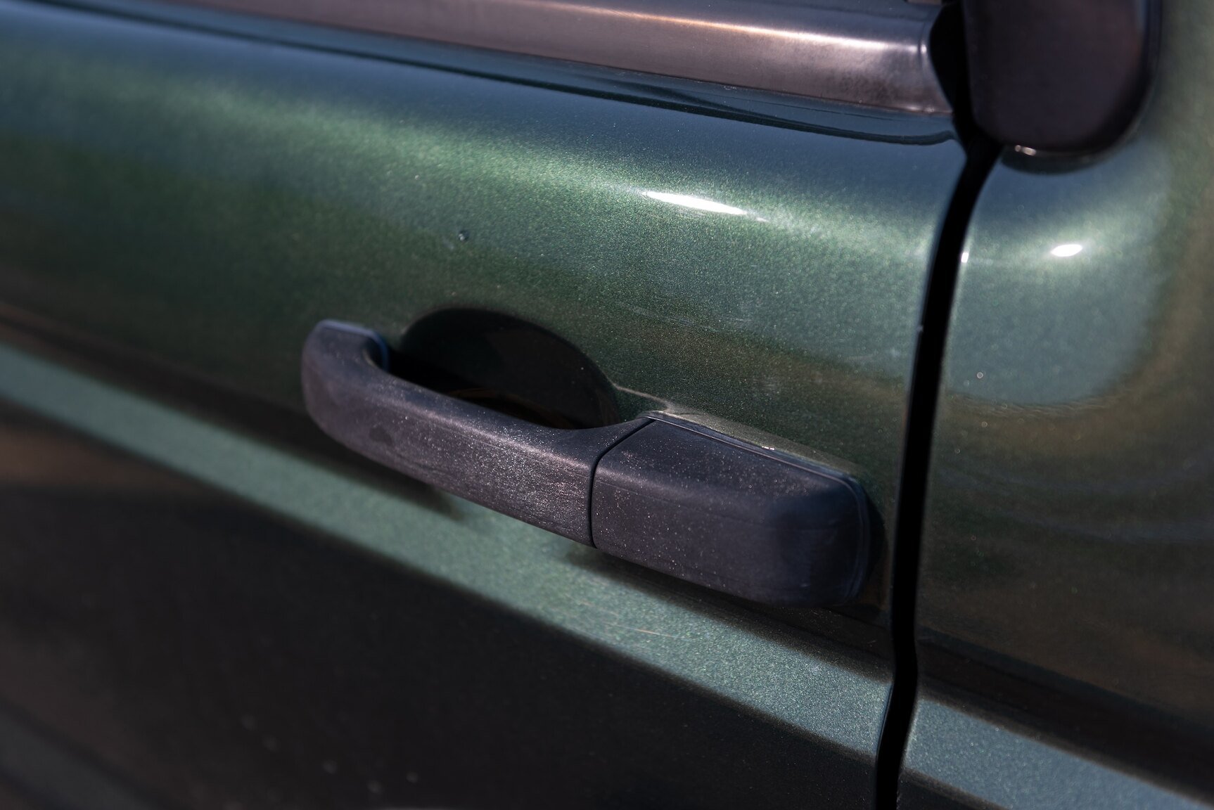 Exterior image of 1999 Land Rover Discovery 4.0 V8