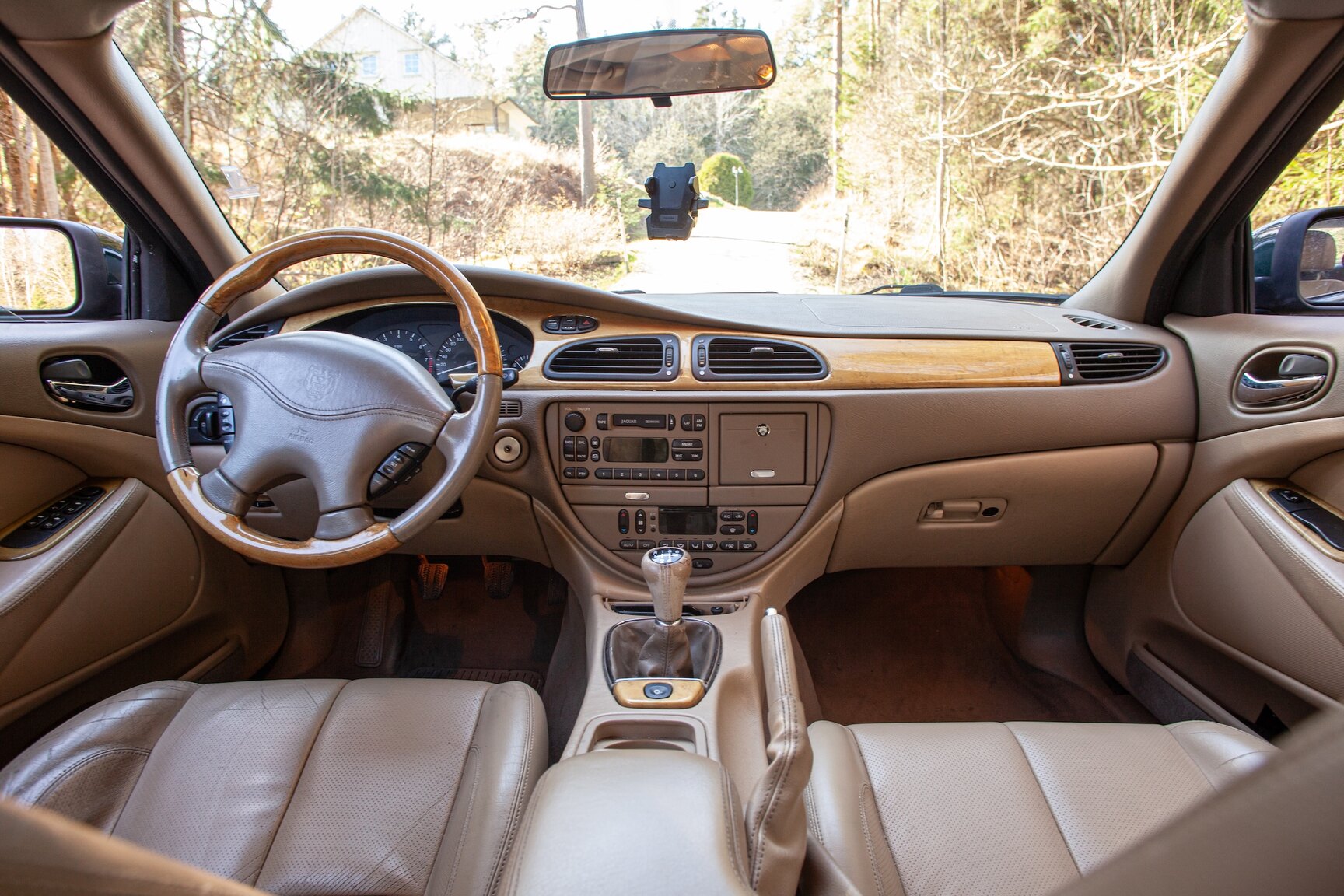 Innenraumfoto von 1999 Jaguar S-Type V6