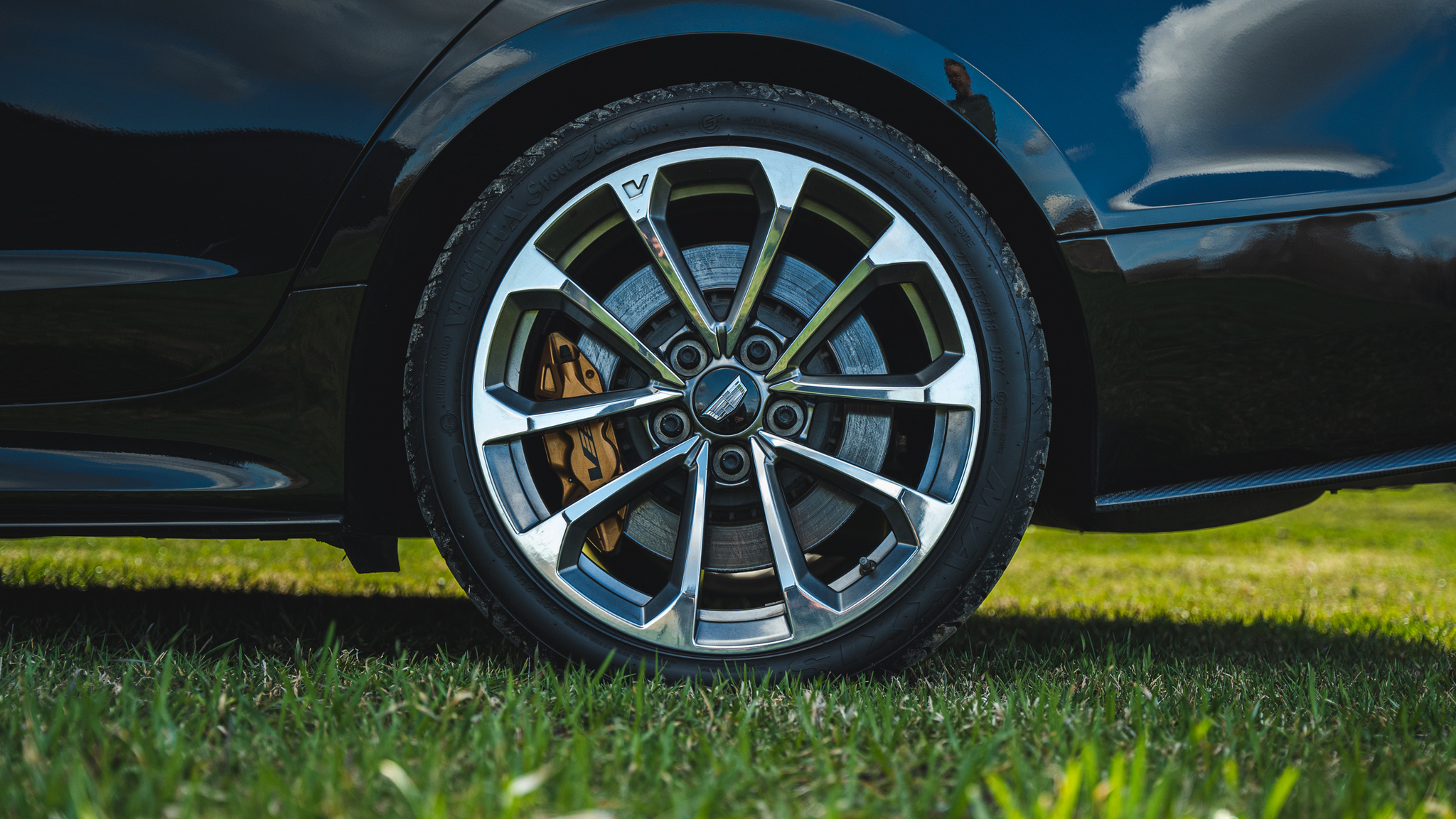 Exteriörbild på 2016 Cadillac ATS-V (22)