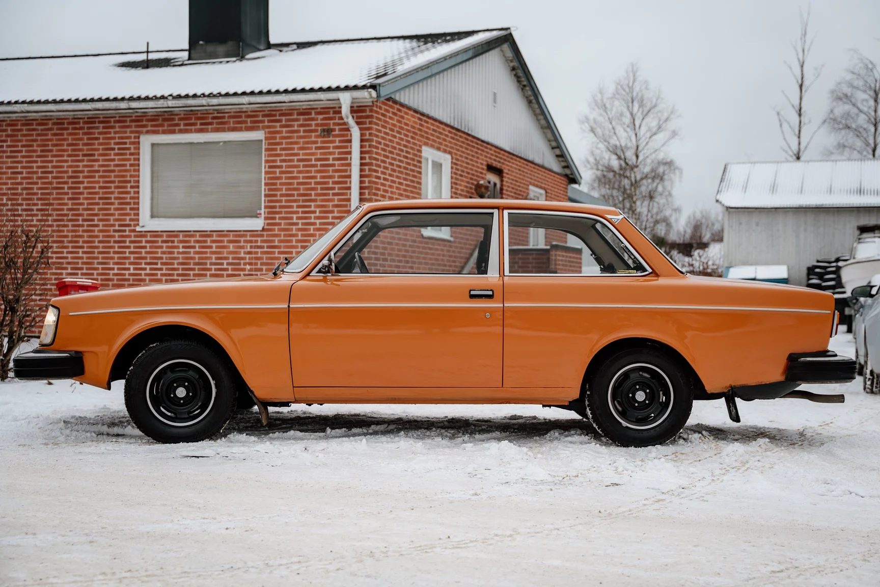 Exteriörbild på 1975 Volvo 242 2-dörrars coupé (4)