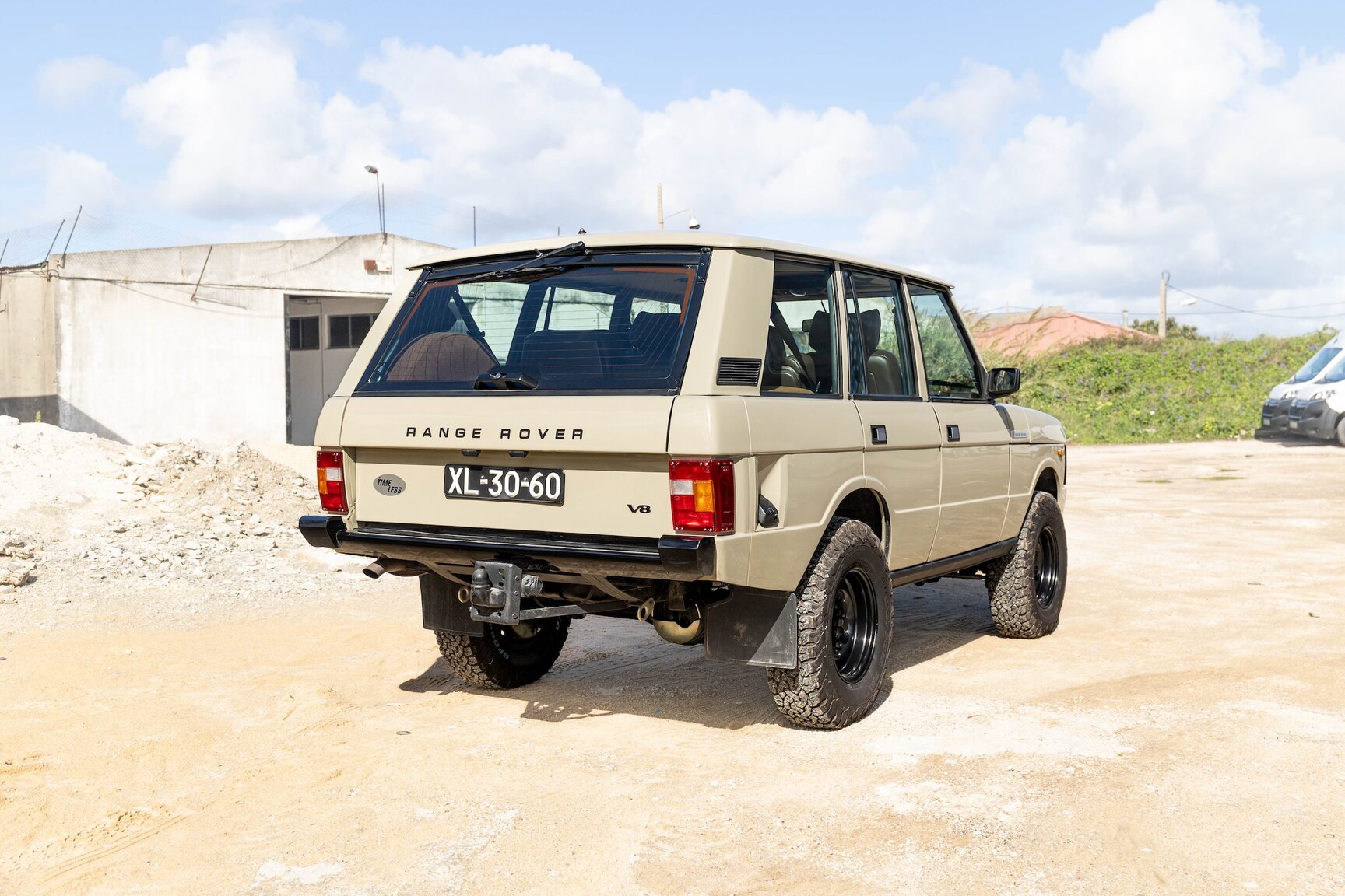 Exteriörbild på 1991 Range Rover Restomod