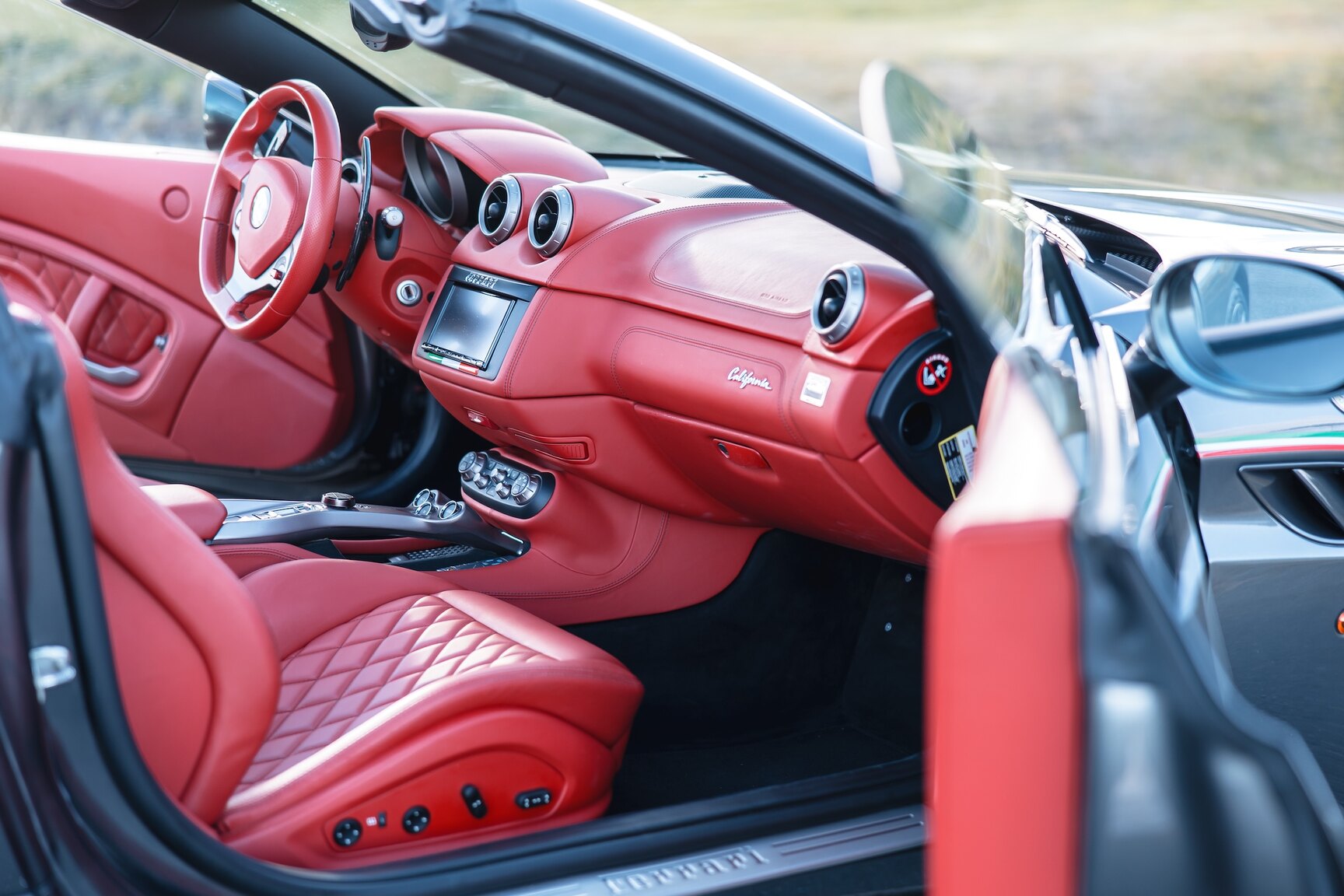Interior image of 2011 Ferrari California 