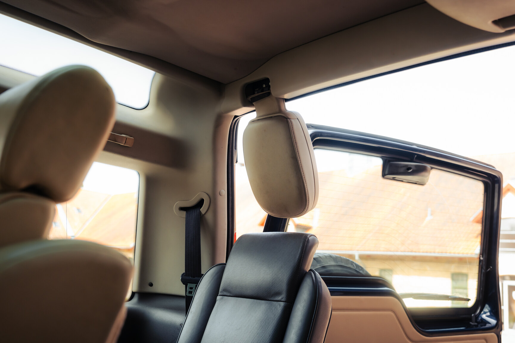 Interior image of 1999 Landrover Discovery II V8