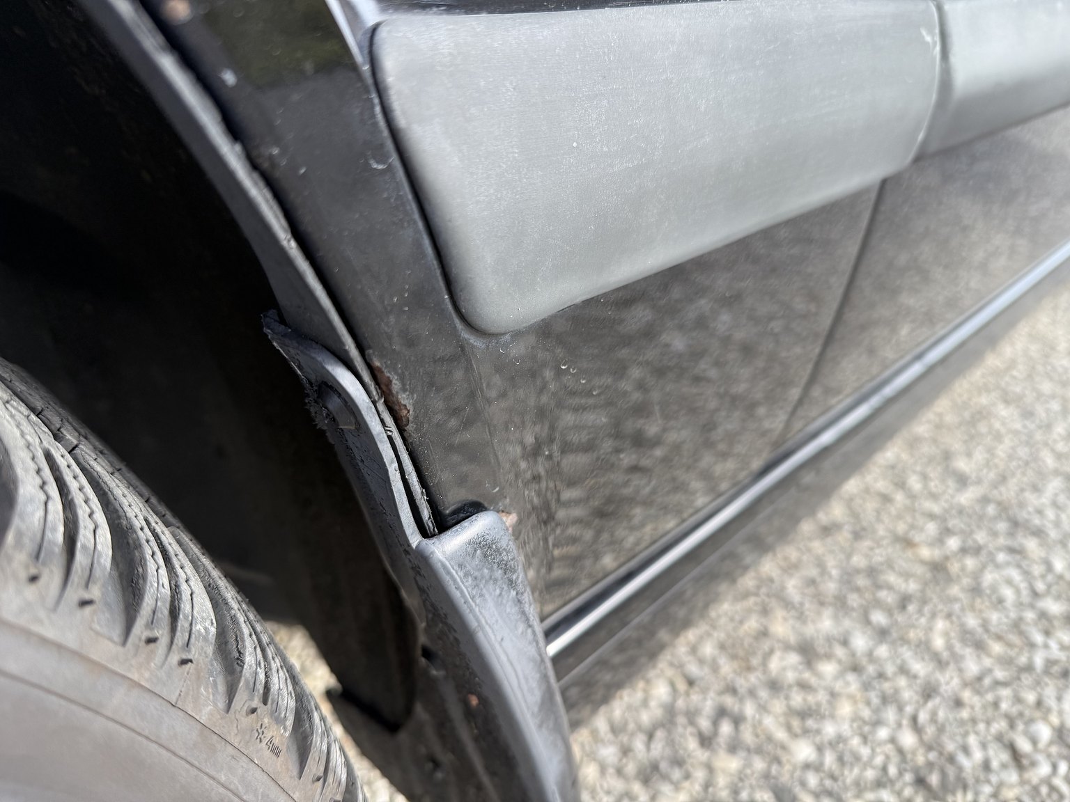 Exterior image of 1995 VOLVO 855 T5R T-5R