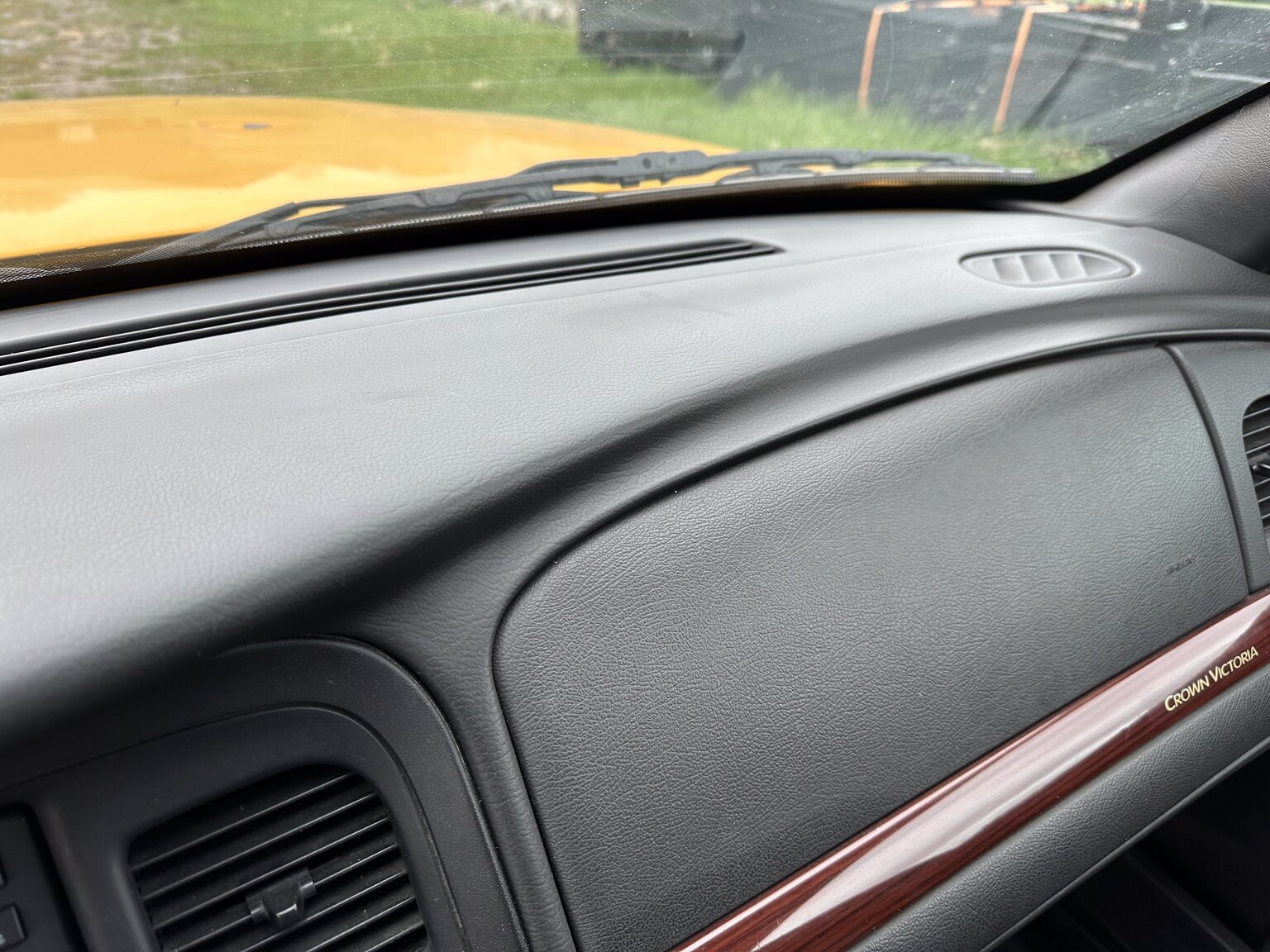Innenraumfoto von 2011 Ford Crown Victoria New York Cab (16)