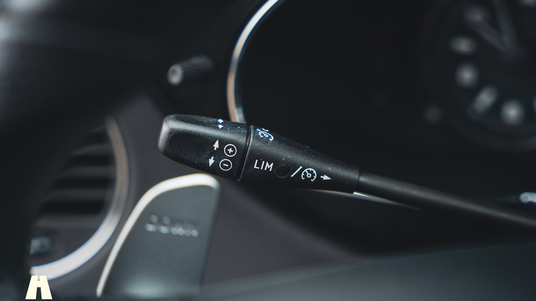 Innenraumfoto von 2008 Mercedes-Benz CLS 63 AMG (32)