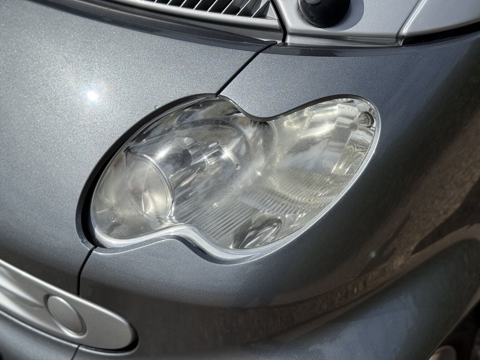 Exterior image of 2005 Smart Fortwo 0.7