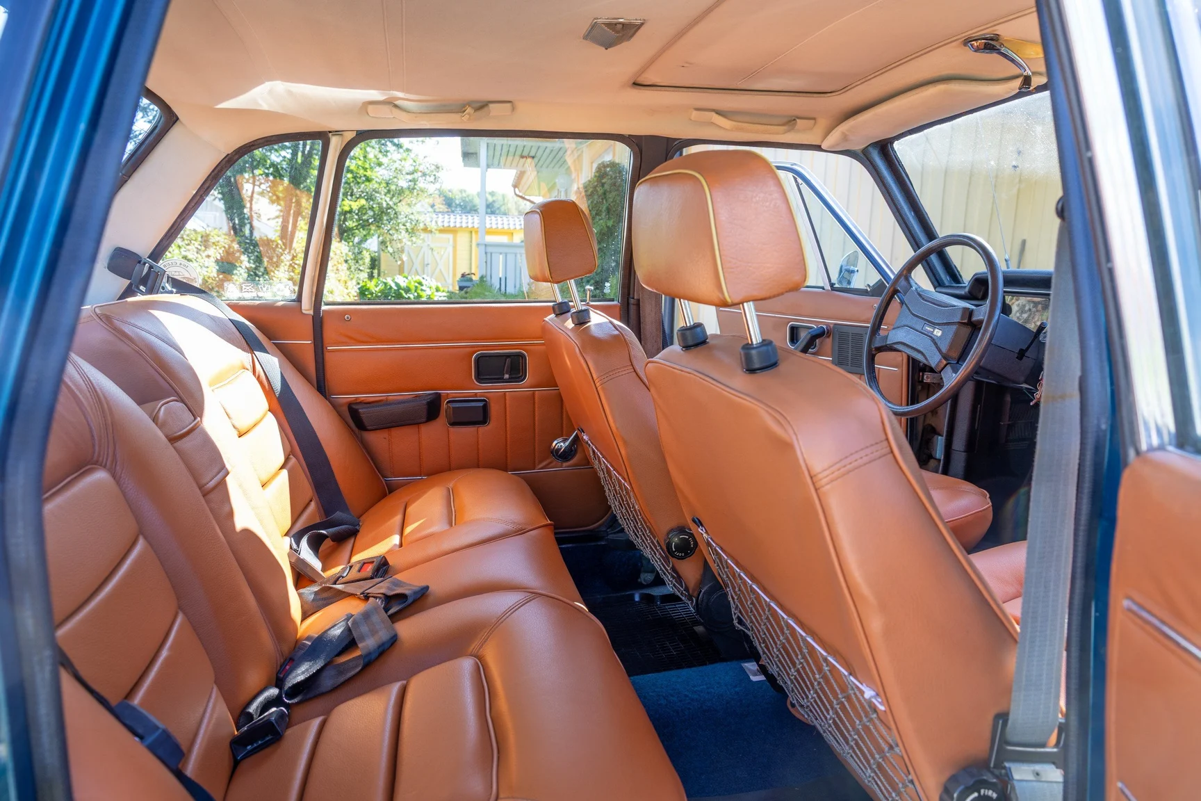 Interior image of 1973 Volvo 164E (8)