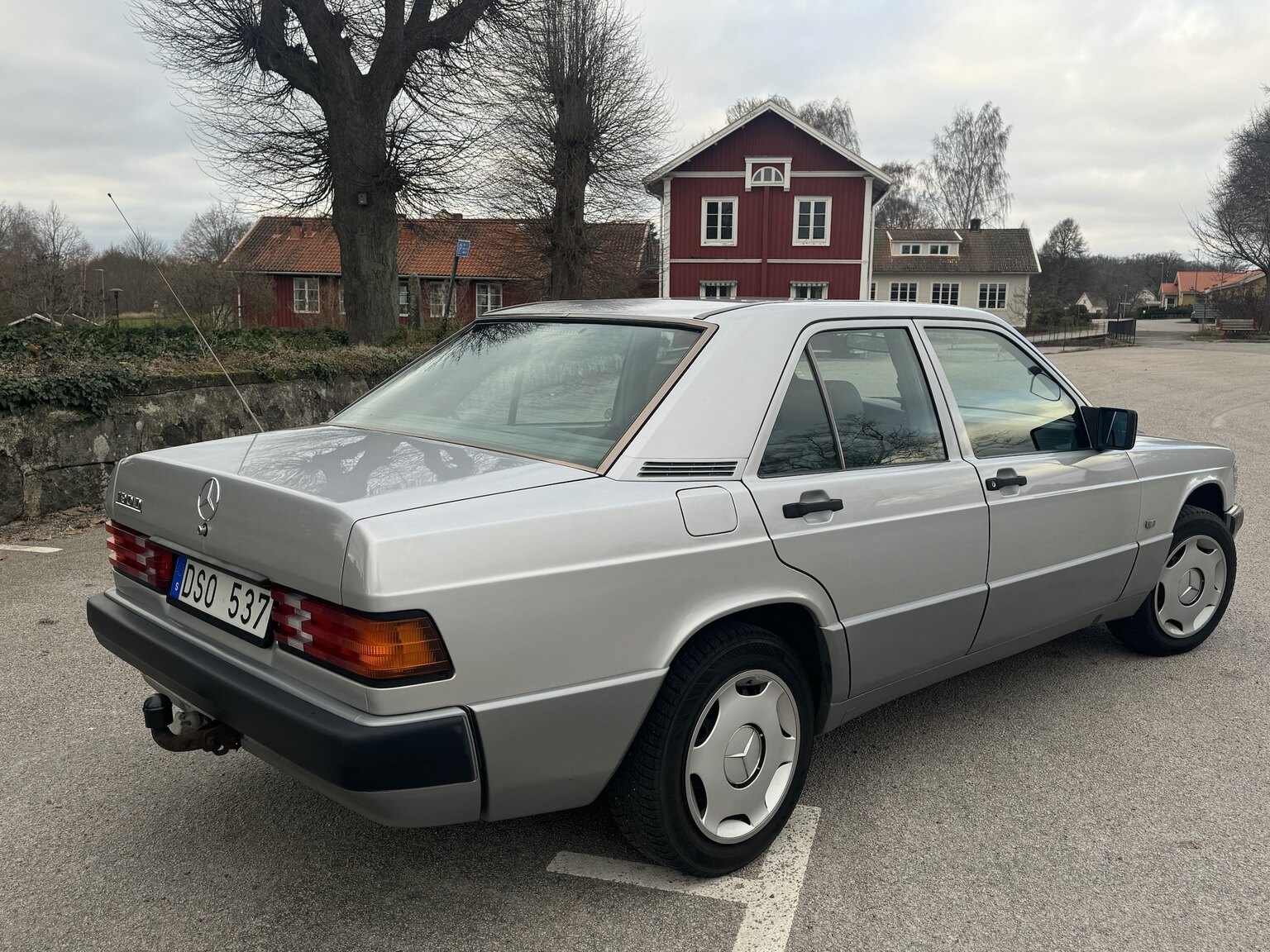 Exterior image of 1992 Mercedes-Benz 190 D