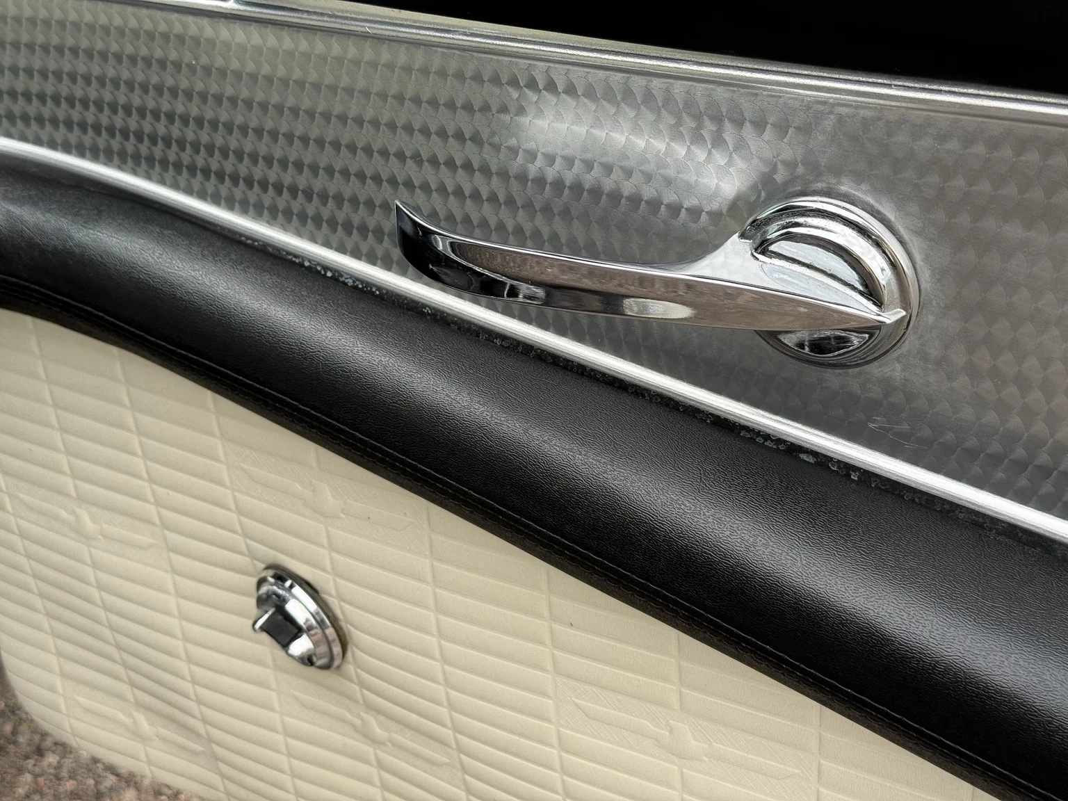 Innenraumfoto von 1957 Ford Thunderbird (42)