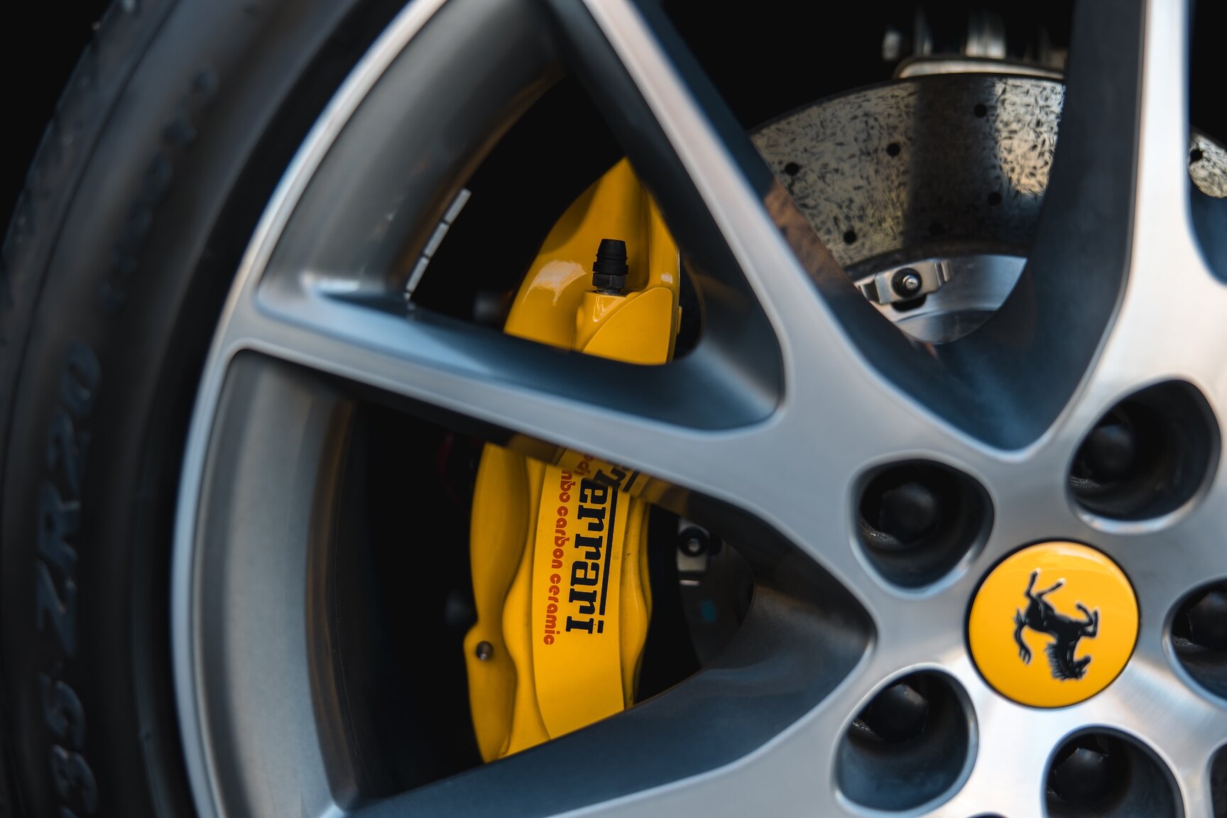Exterior image of 2011 Ferrari California 