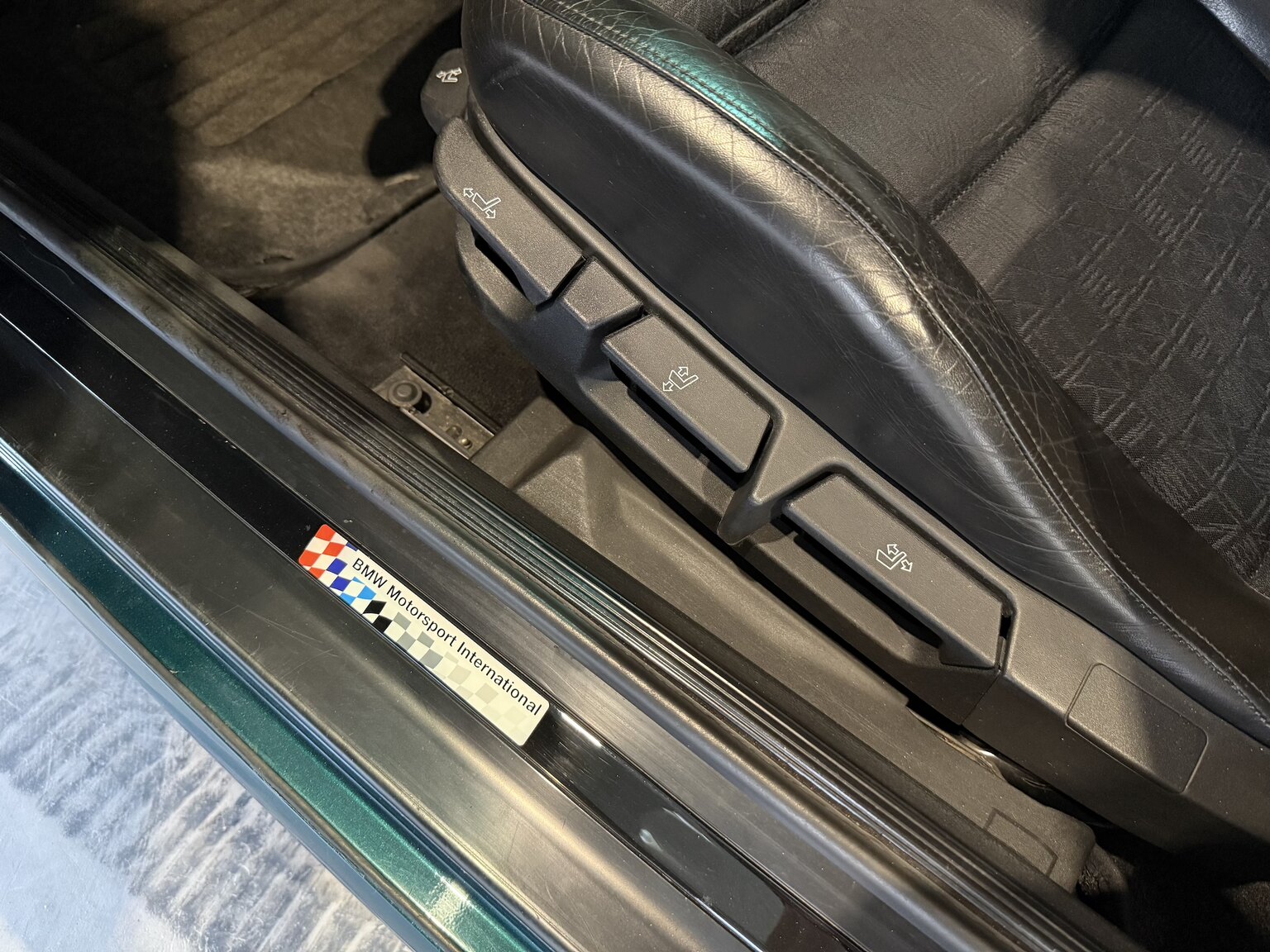 Interiörbild 1995 BMW 325i Coupé AVUS Edition "No Reserve Auction"