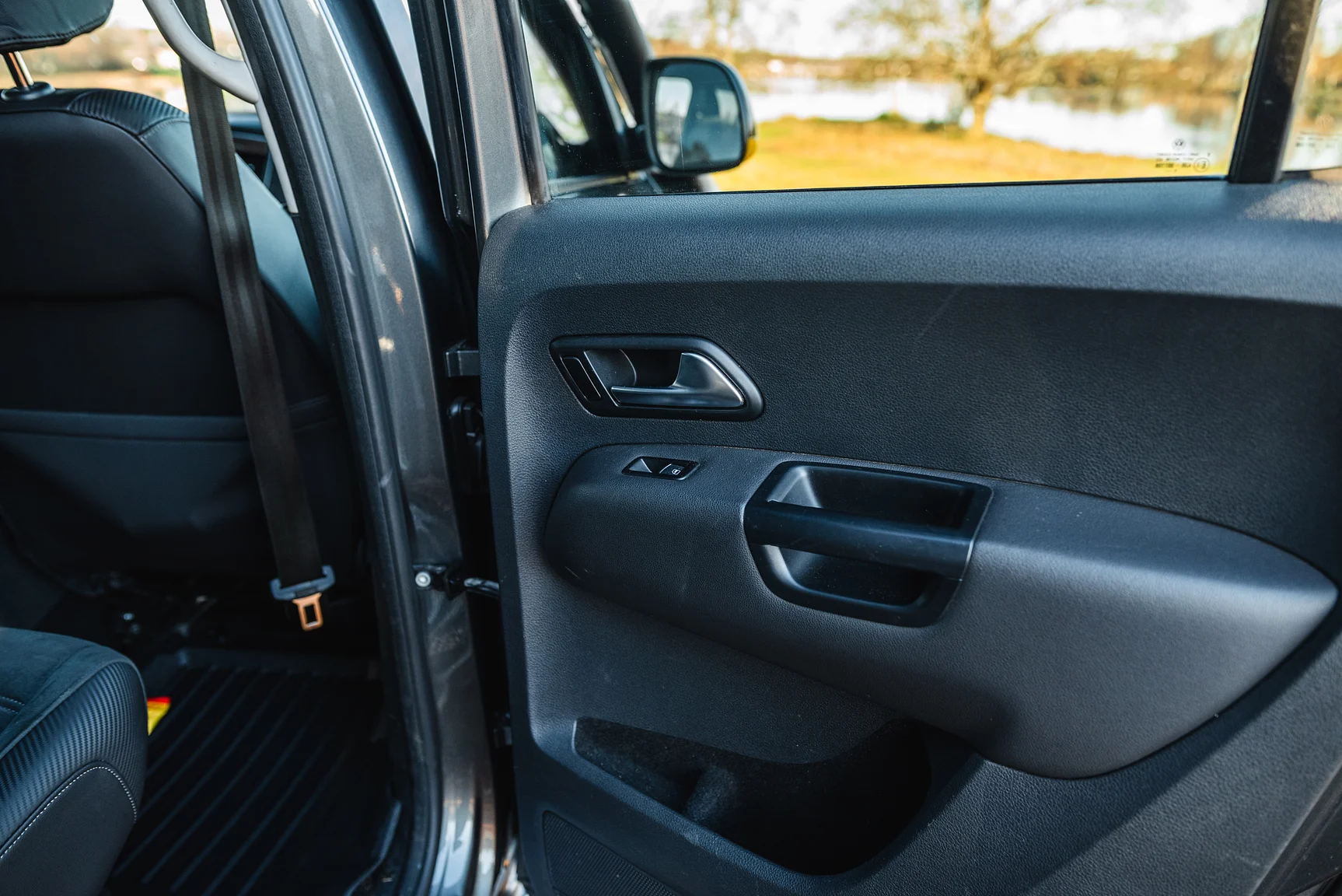 Interior image of 2020 Northea Camper Expedition Volkswagen Amarok (15)