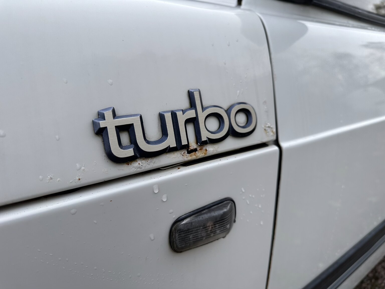 Exterior image of 1991 Saab 900 Turbo