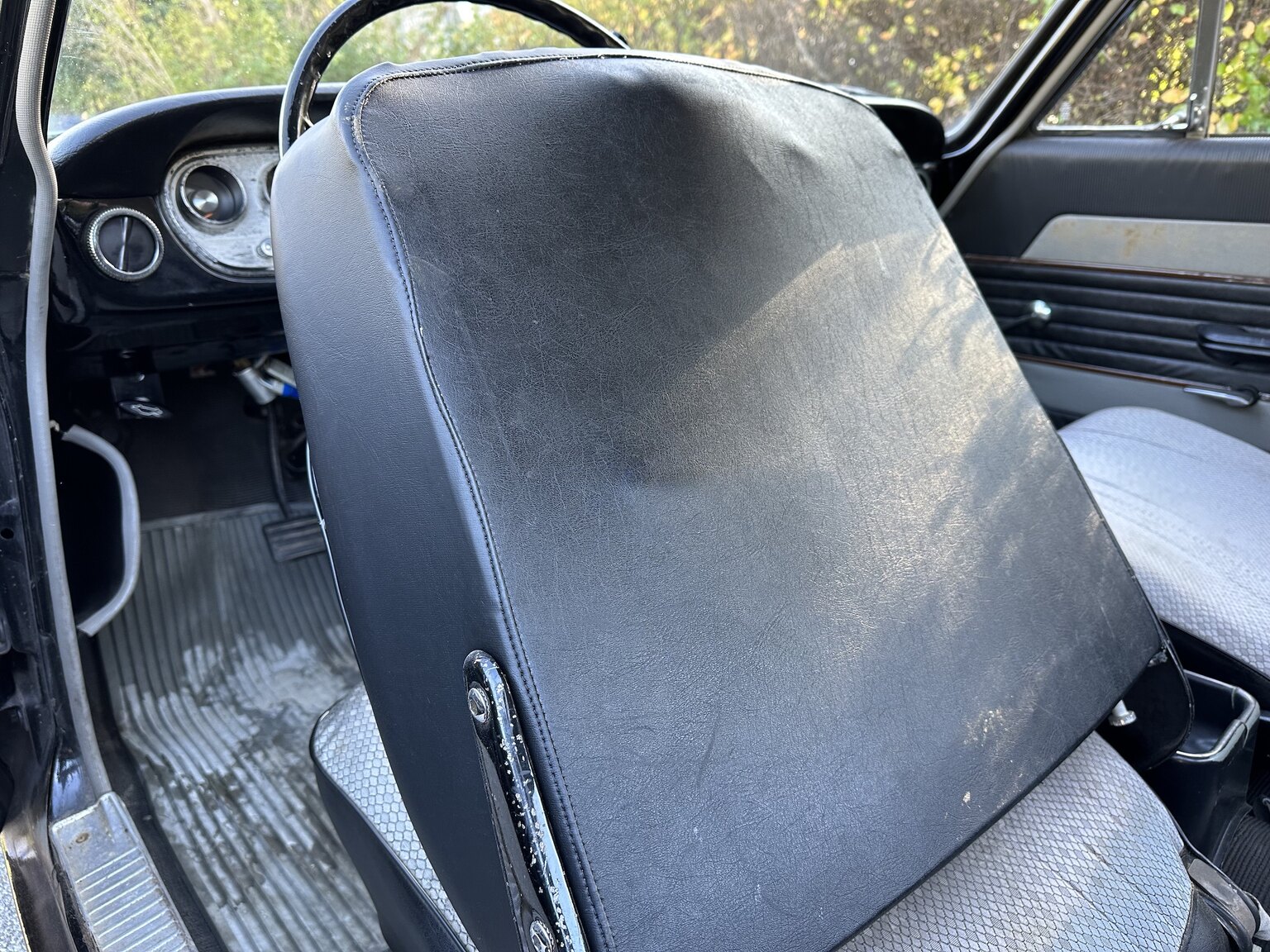 Innenraumfoto von 1965 Ford Taunus 17M (14)