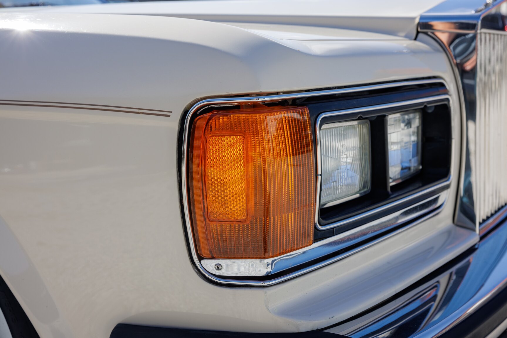 Exterior image of 1991 Rolls Royce Silver Spur LWB