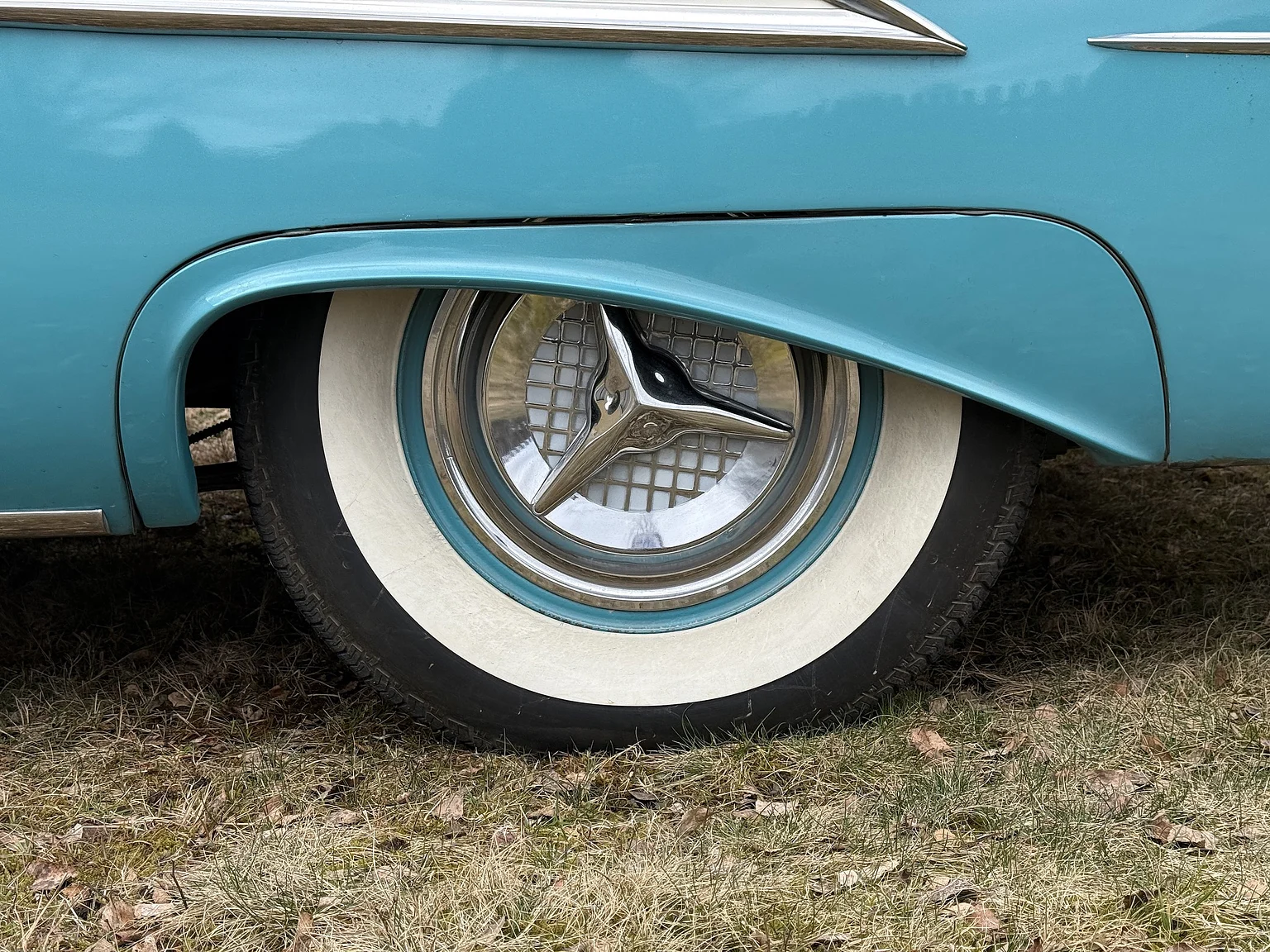 Exteriörbild på 1955 Oldsmobile Super 88 (21)