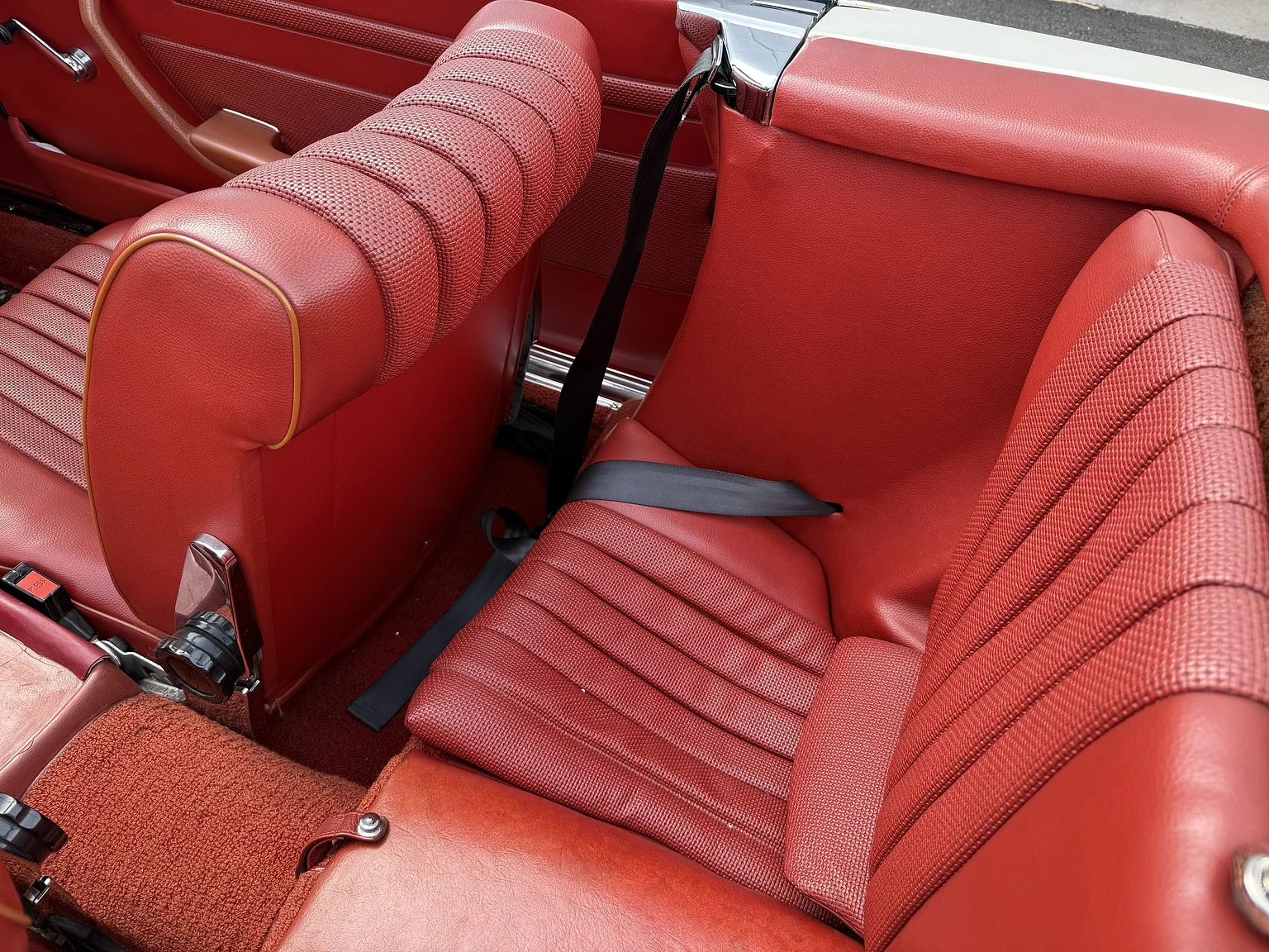 Innenraumfoto von 1973 Mercedes Benz 350 SL  (9)