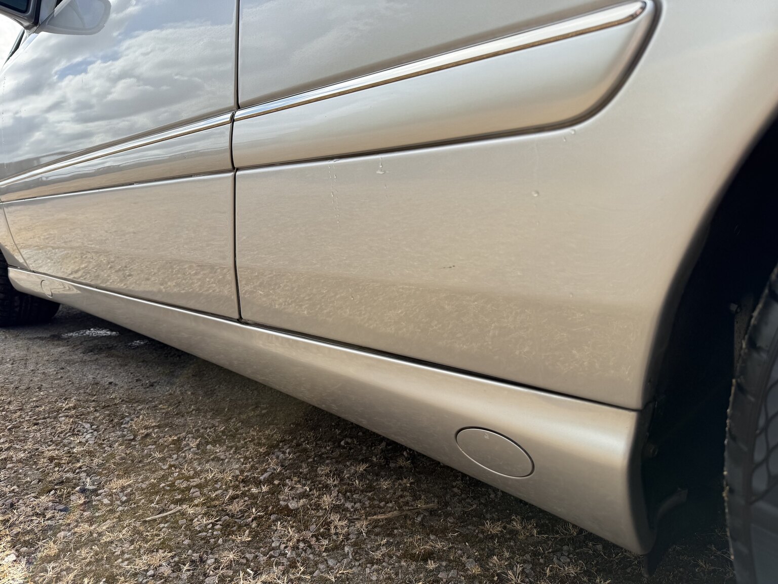 Exterior image of 2000 Mercedes-Benz CL 500