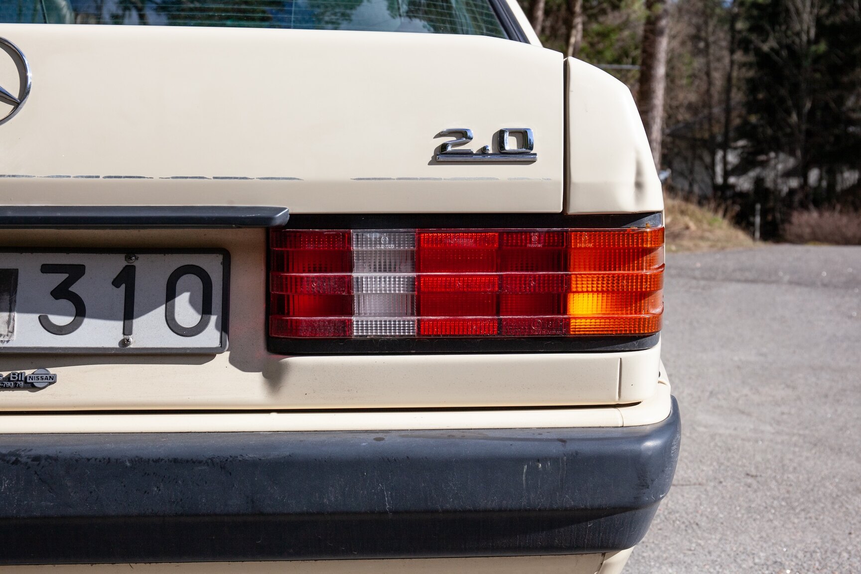 Exteriörbild på 1993 Mercedes-Benz 190 E 2.0