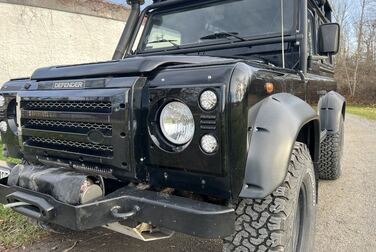 Exterior image of 2002 Land Rover Defender 90 2.5 Td5