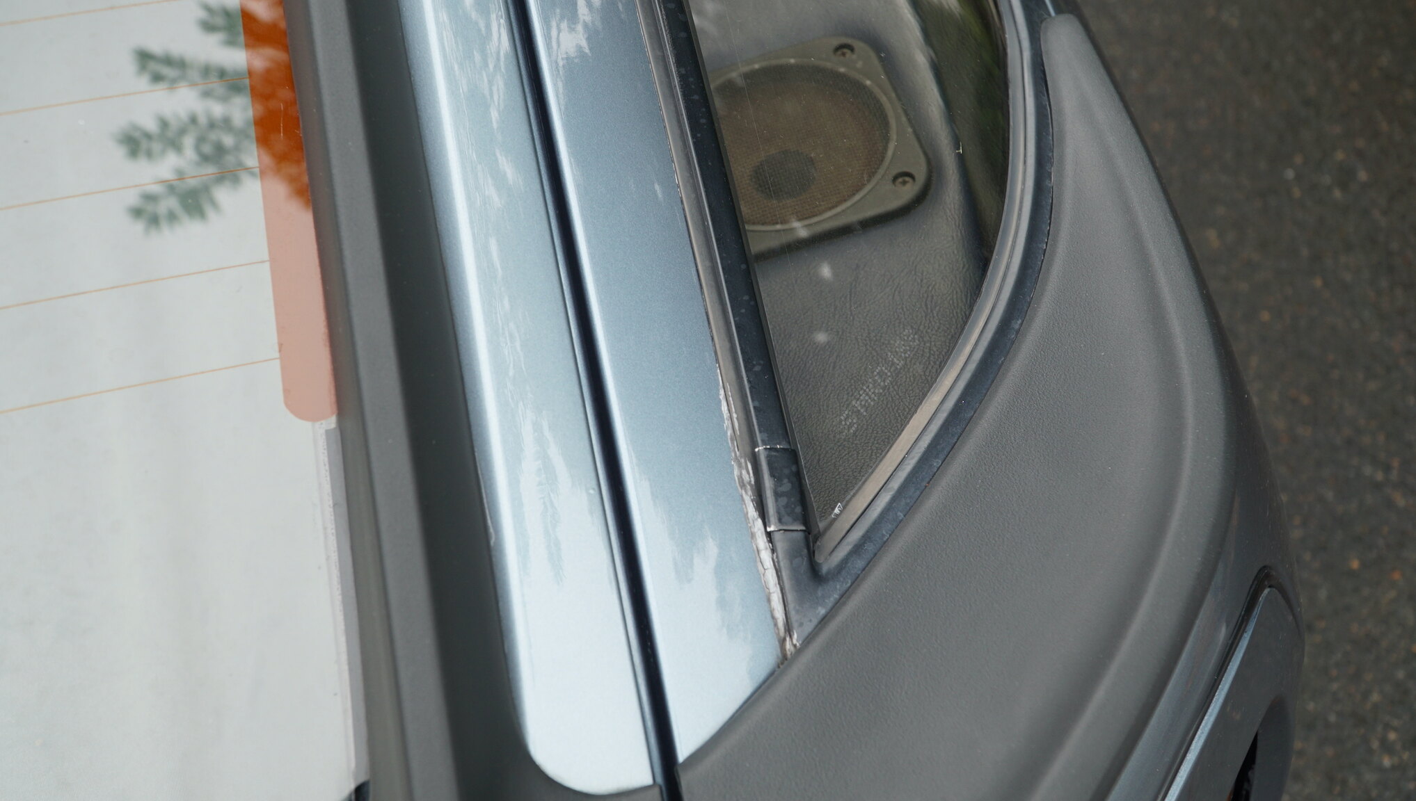 Exteriörbild på 1983 Porsche 928S (29)