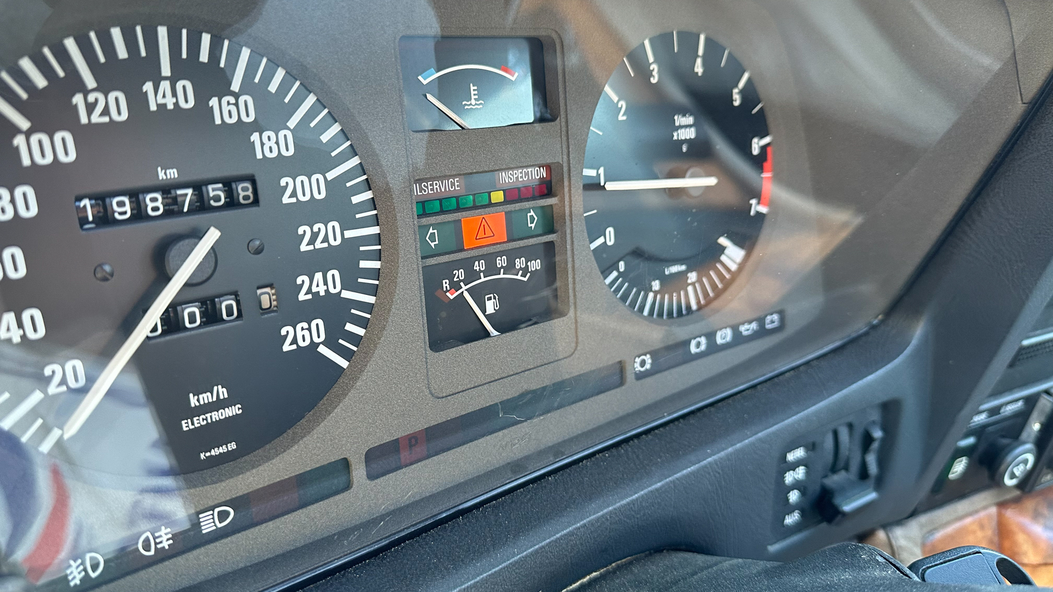 Interiörbild 1984 BMW 745i Executive Automat