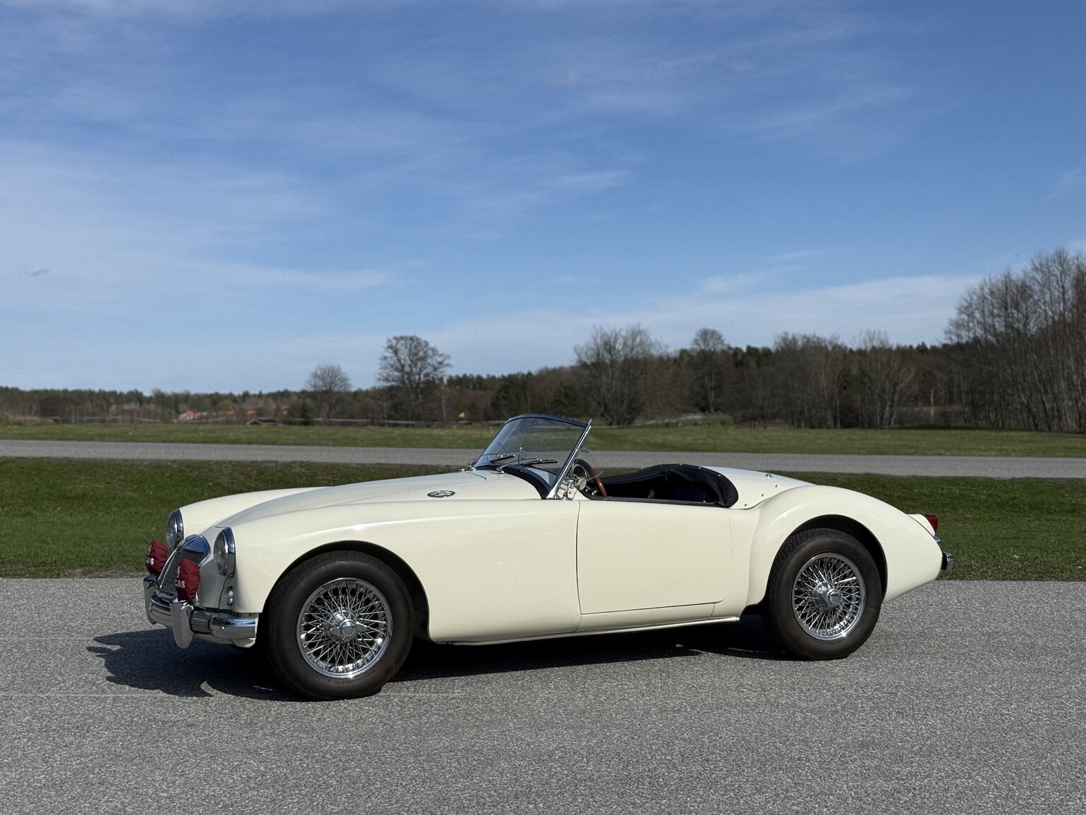 Exteriörbild på 1959 MG MGA 1500