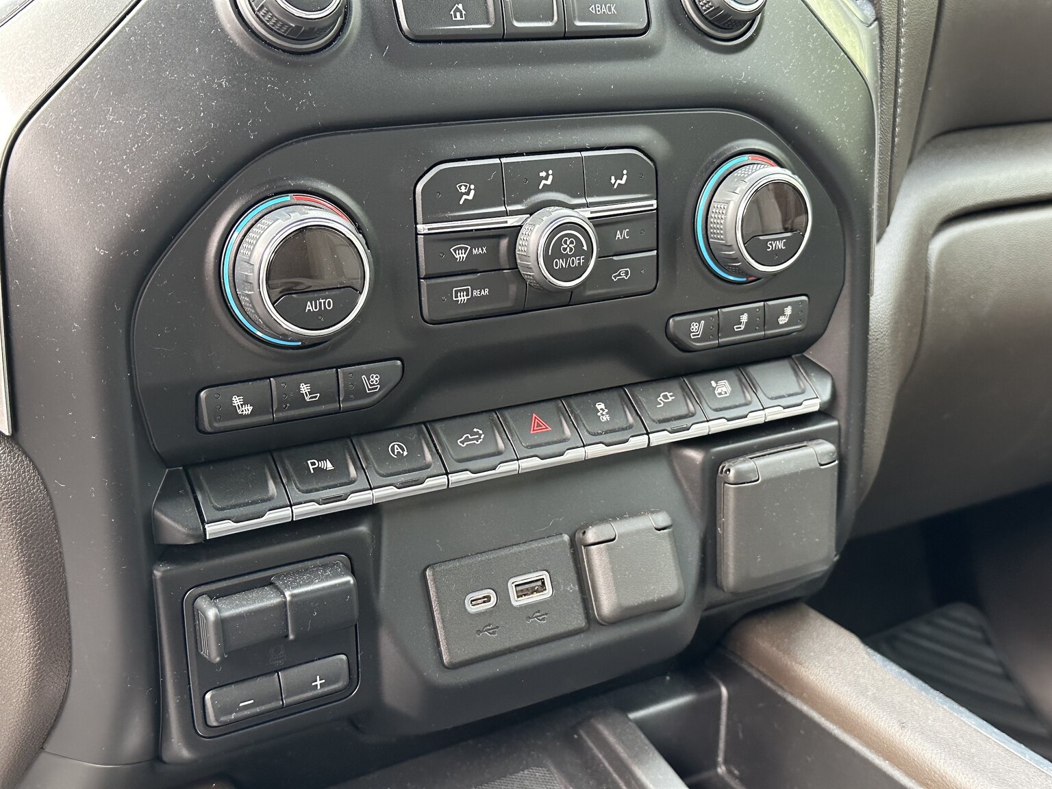Interiörbild 2019 Chevrolet Silverado LTZ