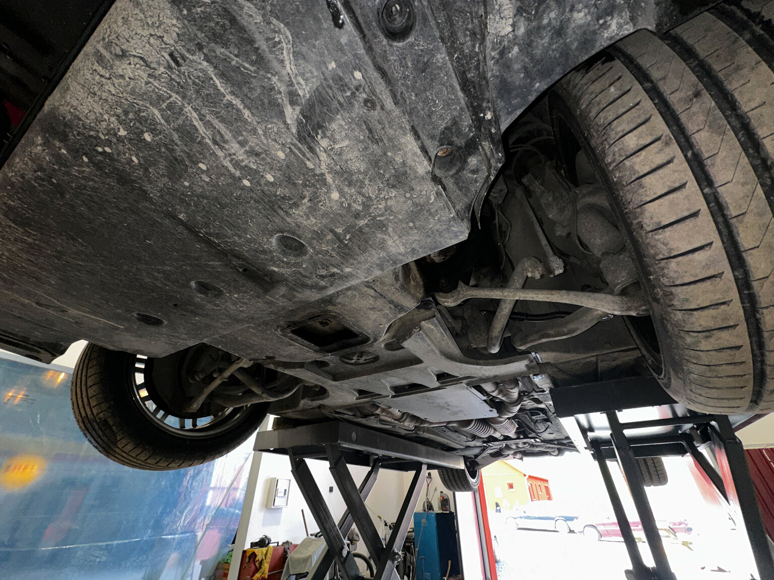 Image of 2000 BMW M5 E39 mechanics