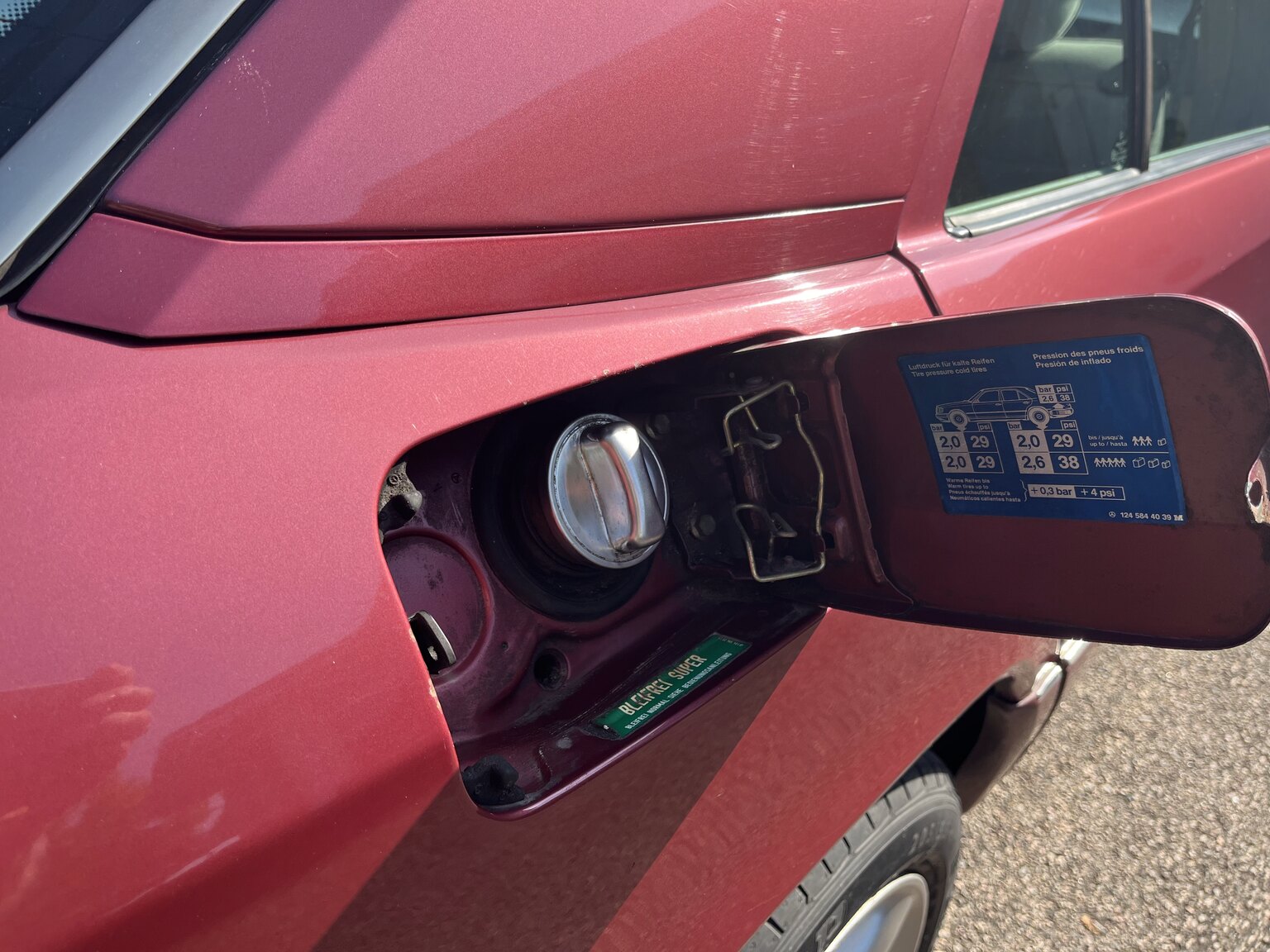 Exterior image of 1990 Mercedes-Benz 230 E