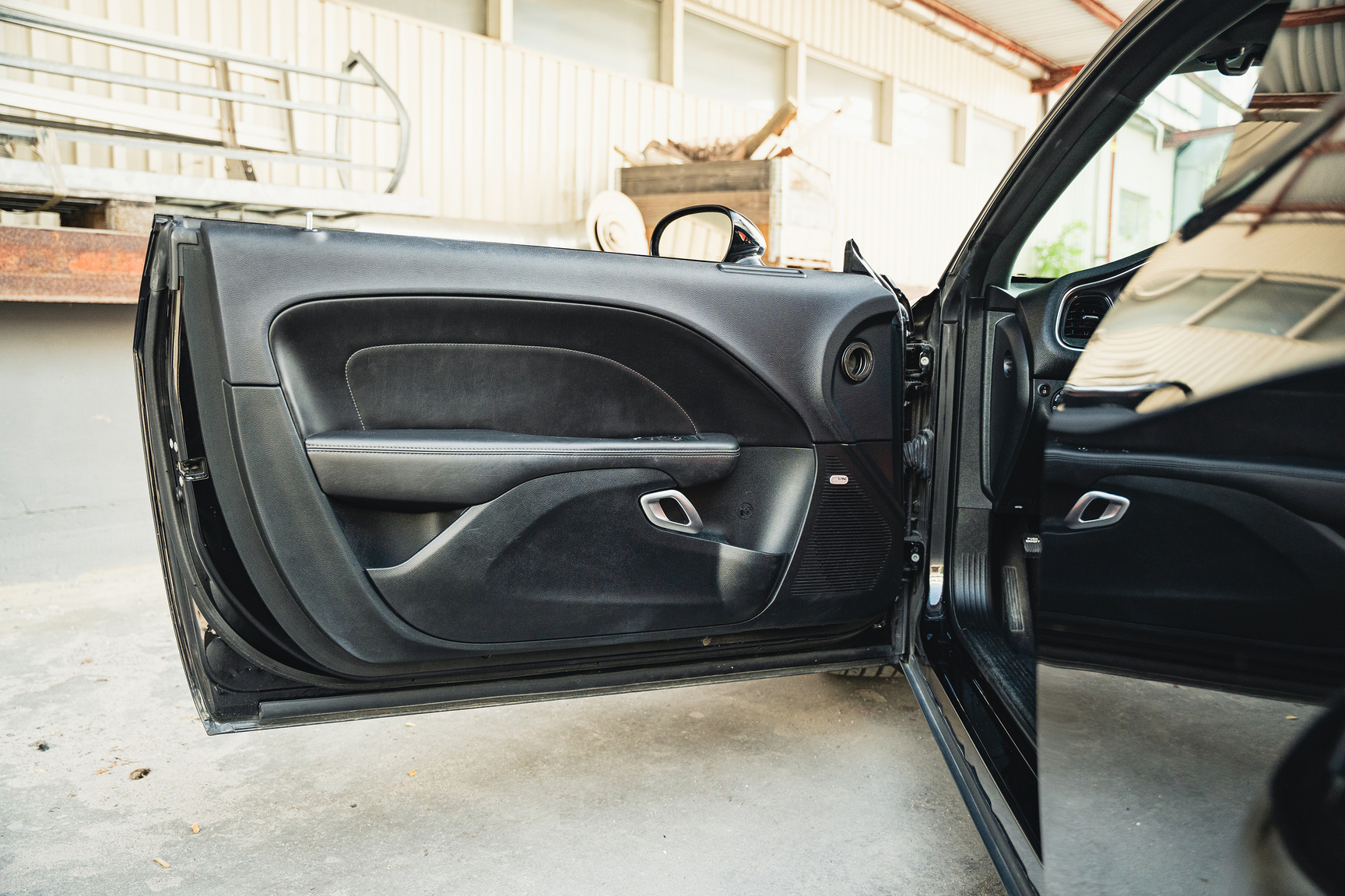 Interiörbild 2018 Dodge Challenger Wide Body