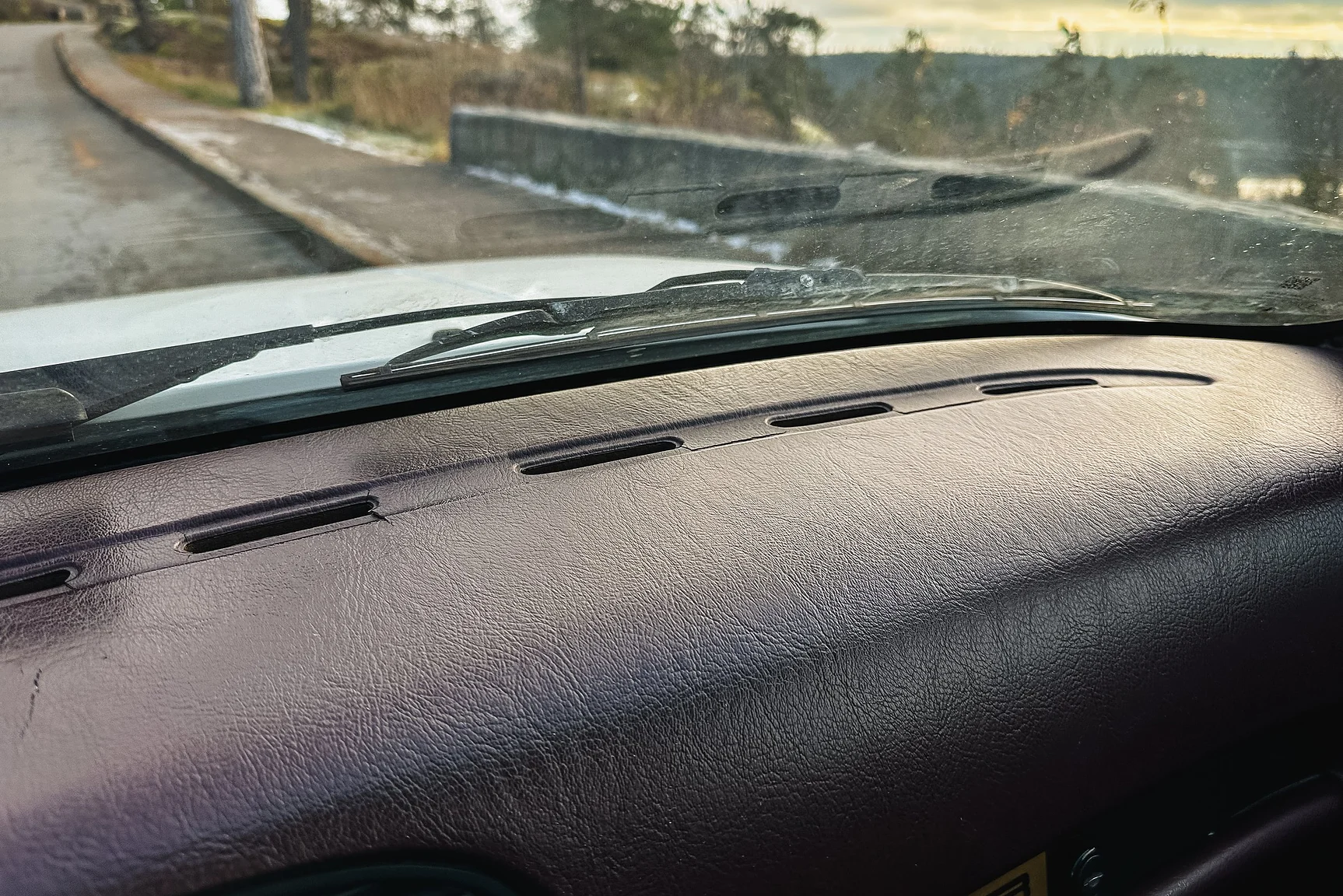 Interior image of 1986 Porsche 944R (58)
