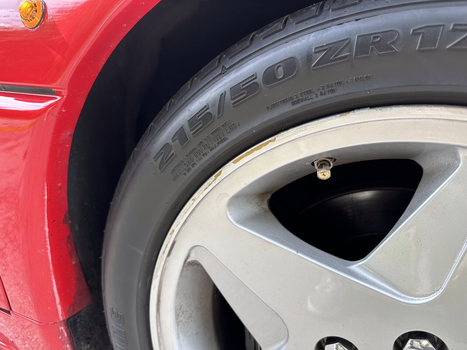 Exteriörbild på 1990 Ferrari 348 (53)