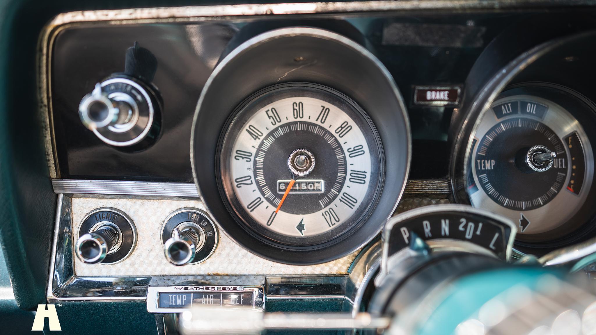 Innenraumfoto von 1965 AMC Rambler Marlin 327 CUI 5.4 V8 (29)