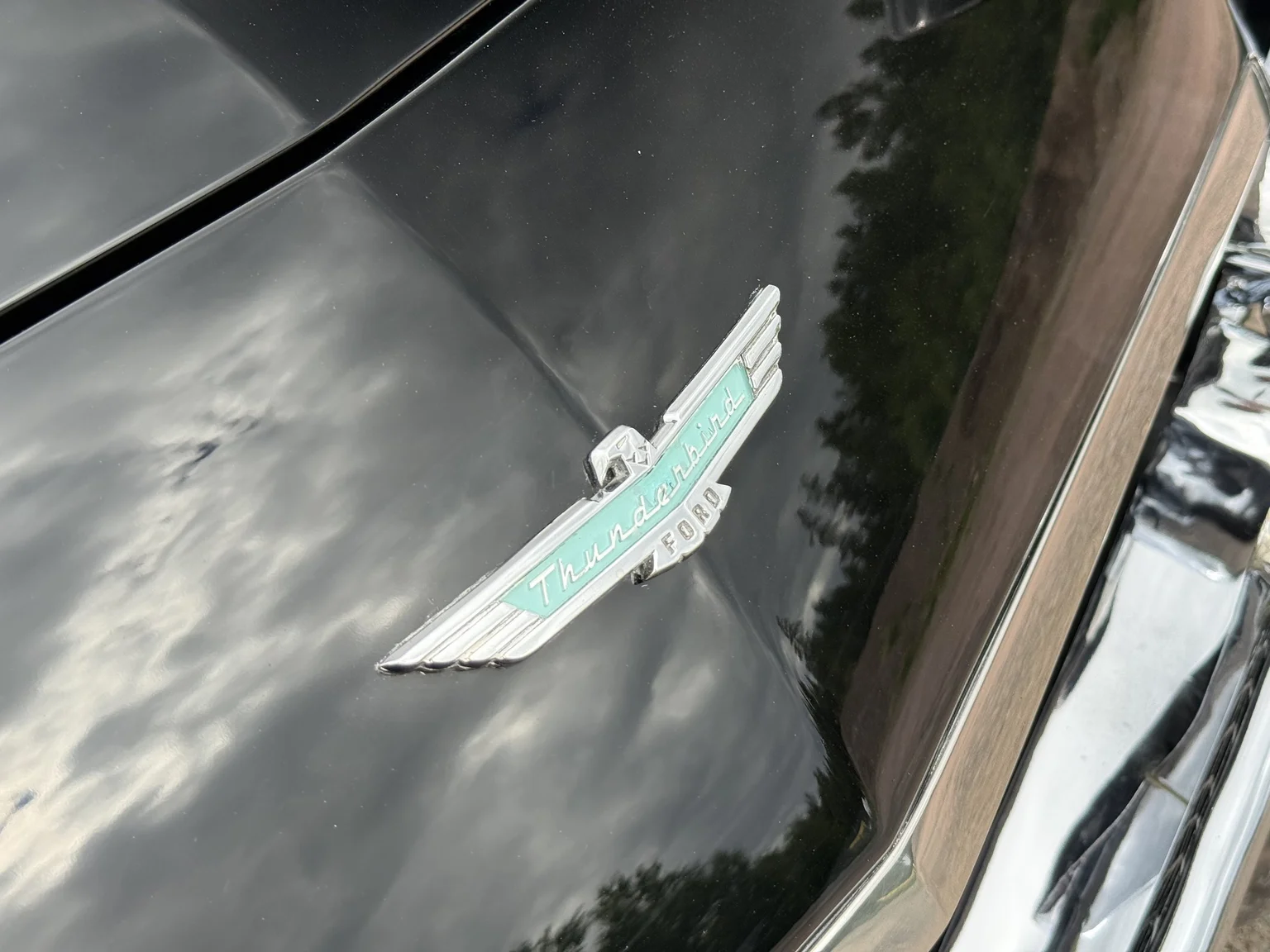 Exterior image of 1957 Ford Thunderbird (59)