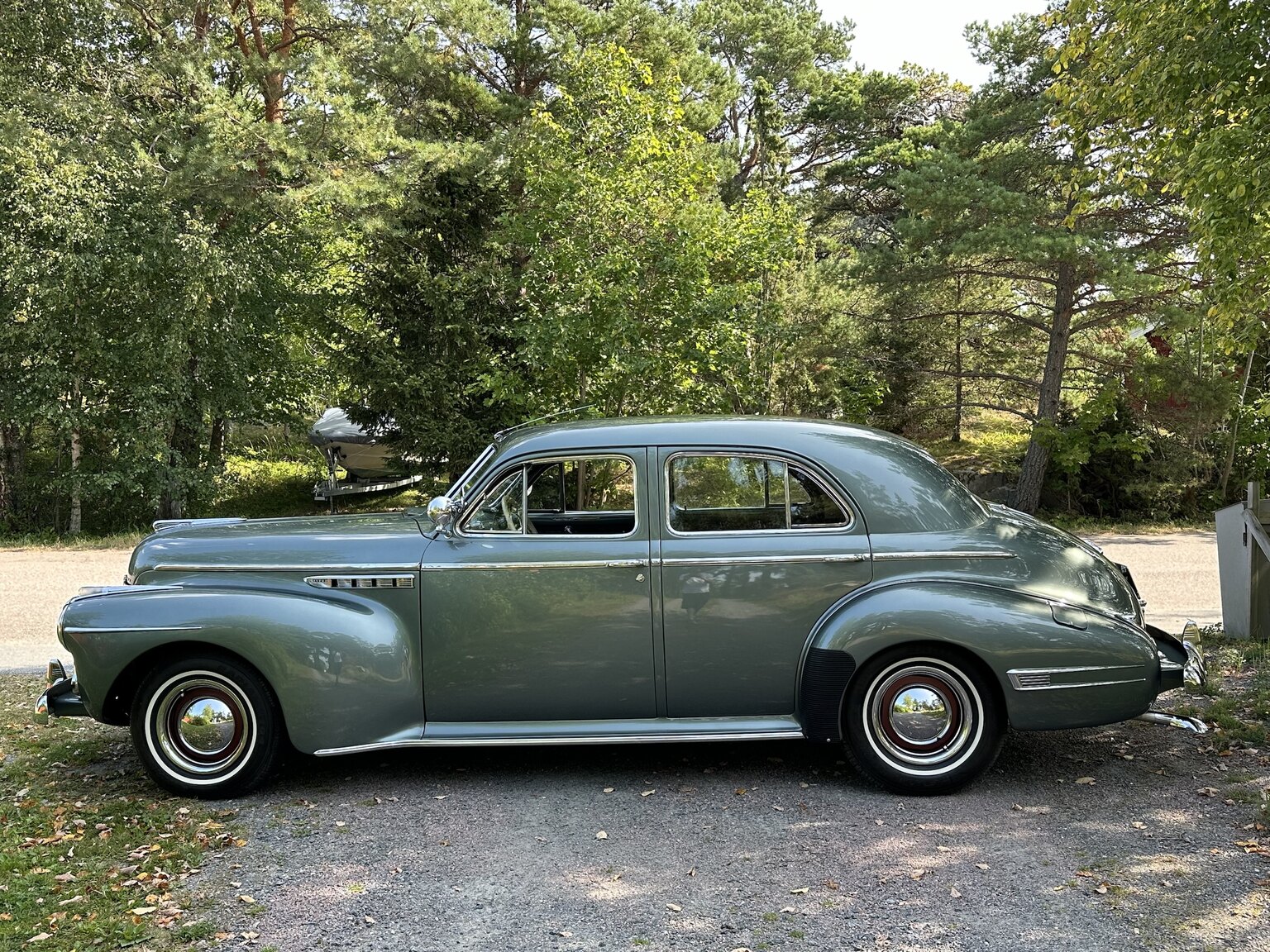 Exterior image of Buick Sedan Special 8