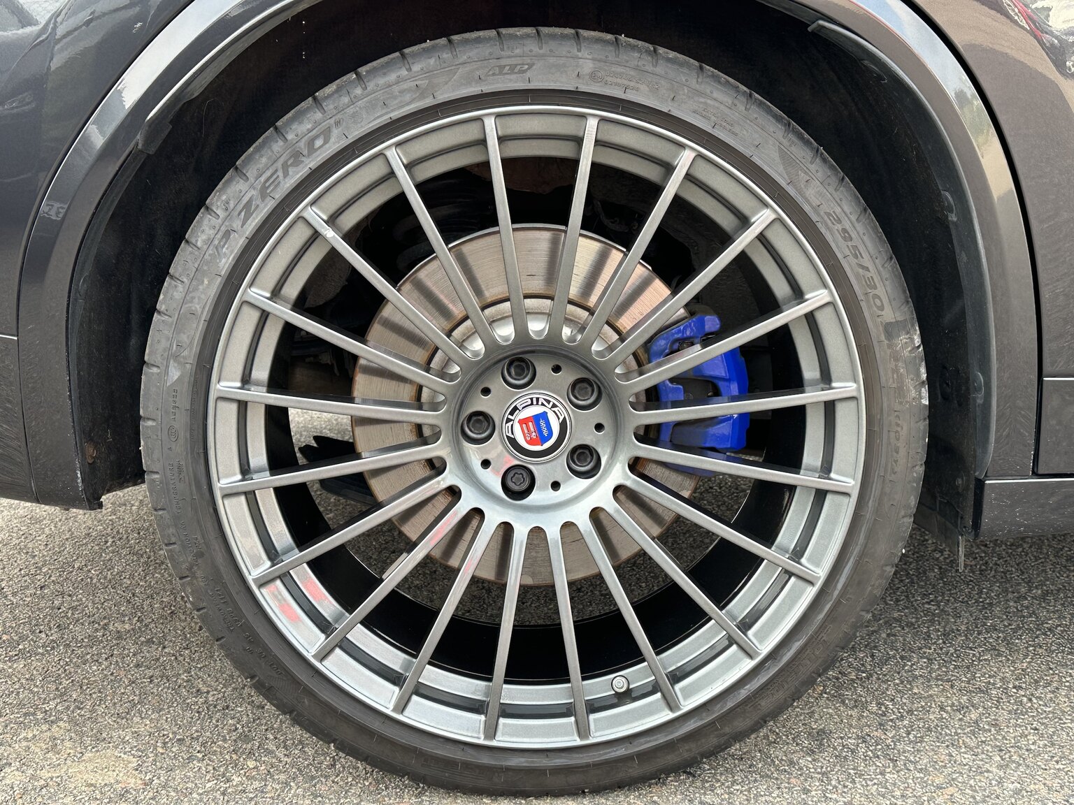 Exterior image of 2022 ALPINA XD3