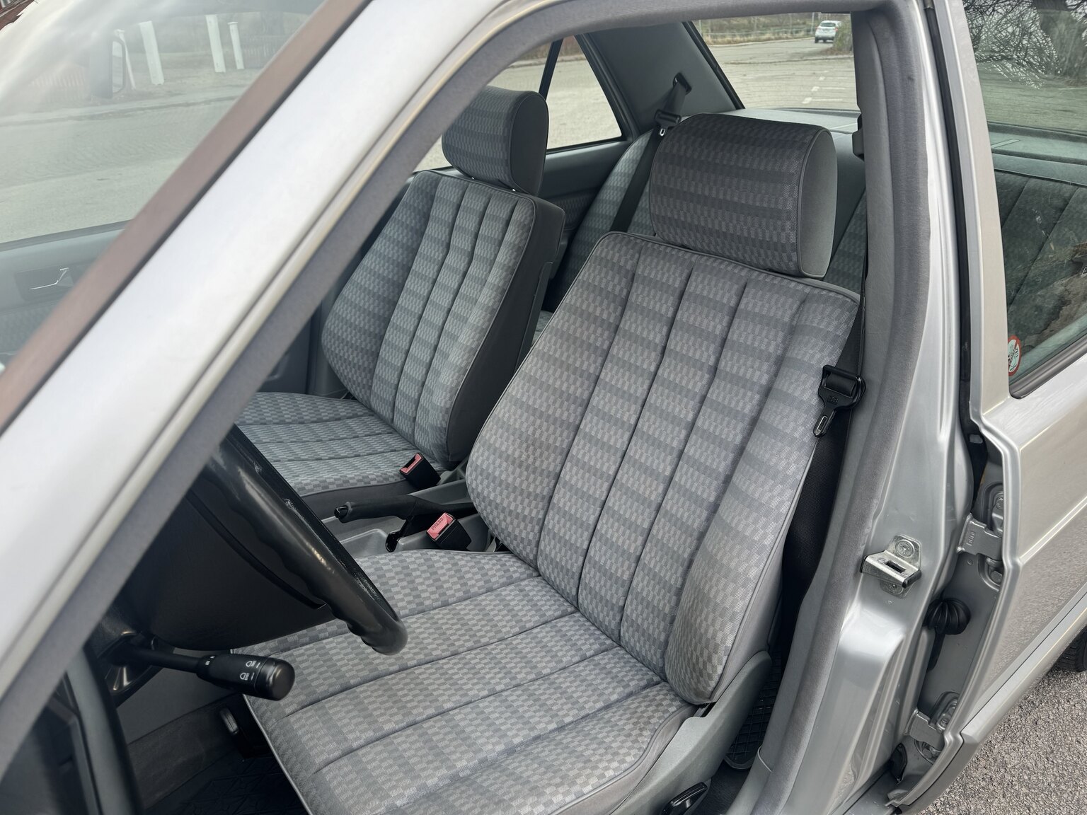 Interior image of 1992 Mercedes-Benz 190 D