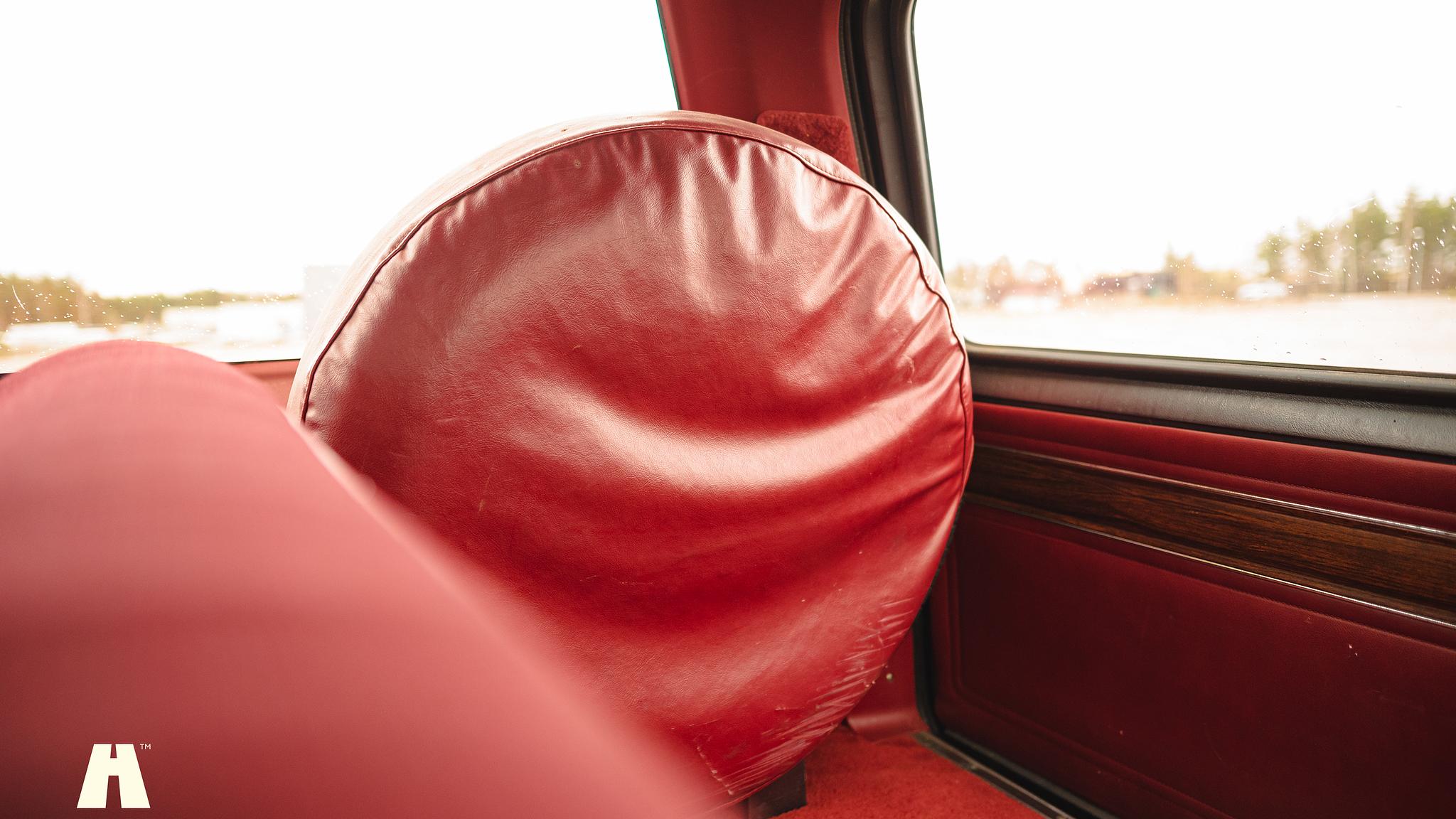 Interior image of 1986 Dodge Ramcharger