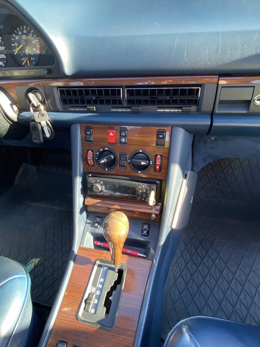 Interiörbild 1988 Mercedes-Benz 300 SE
