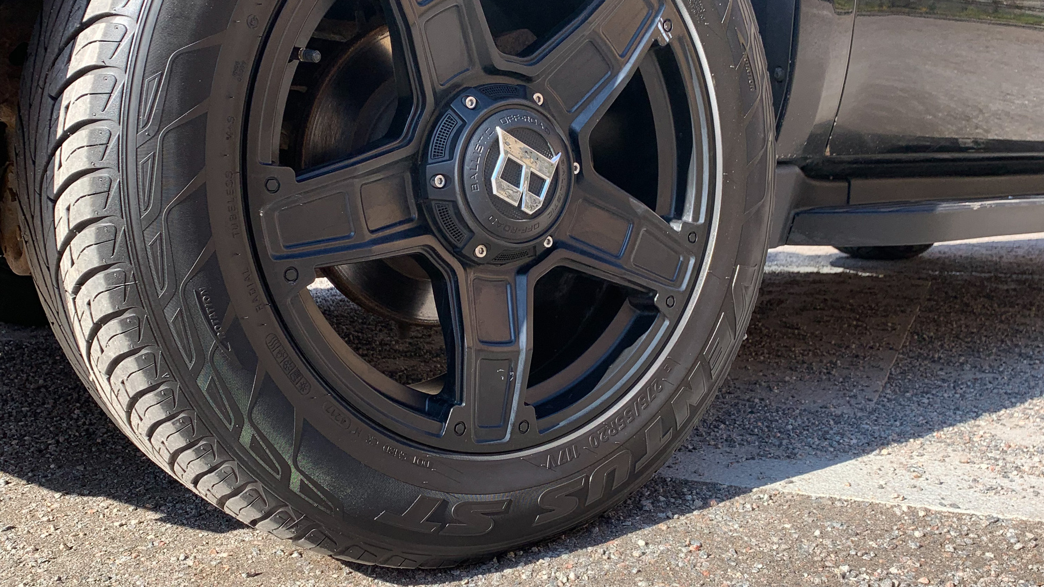 Exteriörbild på 2011 Chevrolet Suburban