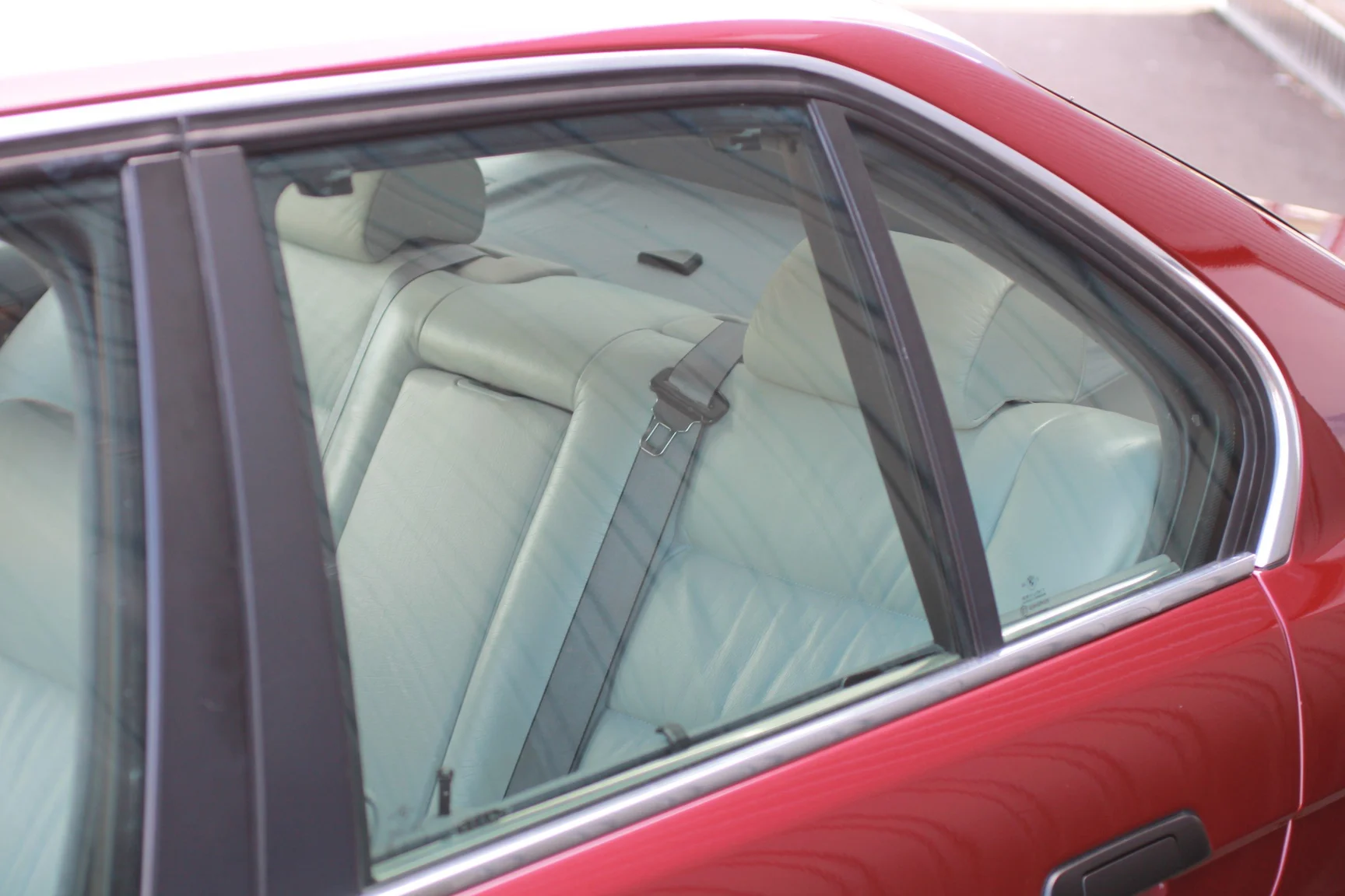 Exteriörbild på 1993 BMW 540i Sedan (86)