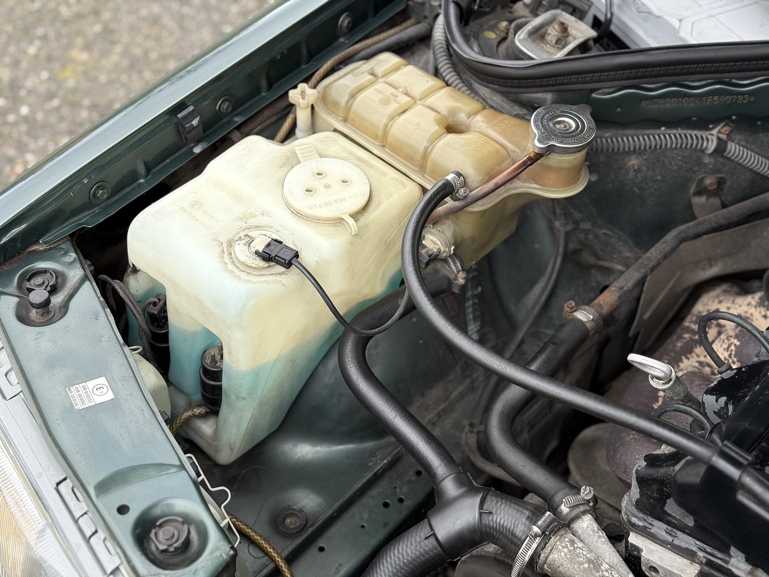 Image of 1989 Mercedes-Benz 190 E mechanics